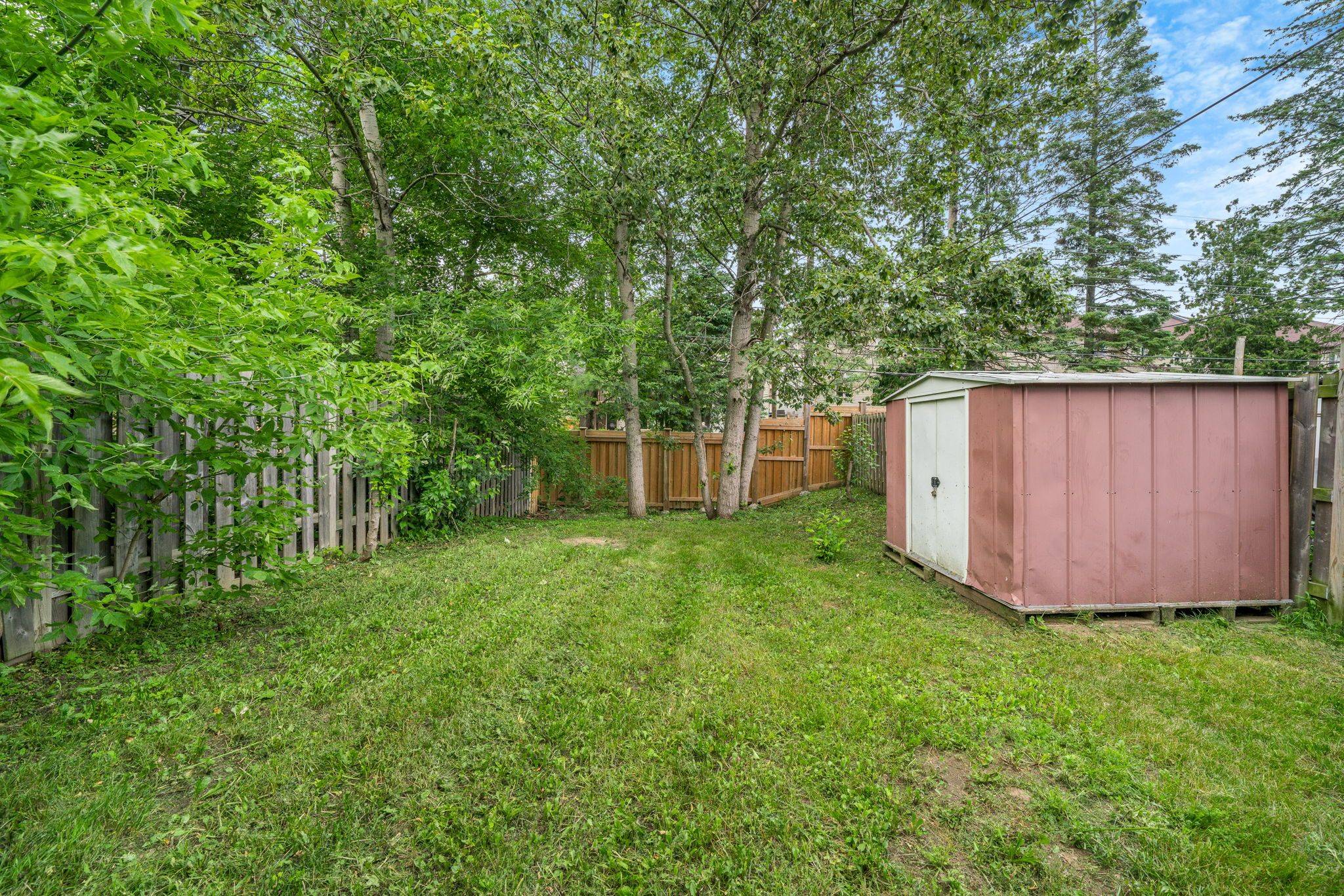 Essa, ON L0M 1B0,122 Malcolm ST