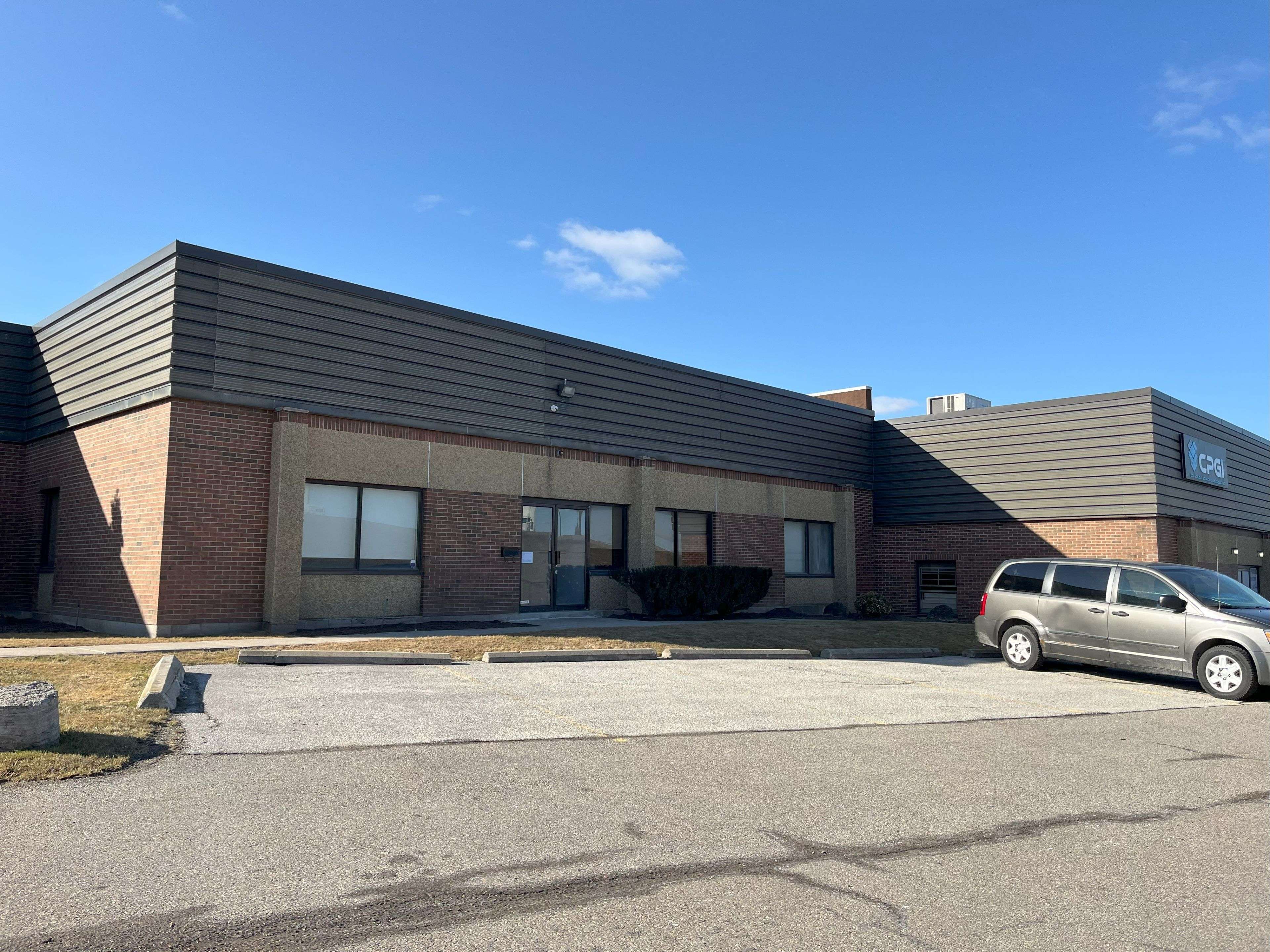 Toronto W10, ON M9W 5G8,385-387 Carlingview DR