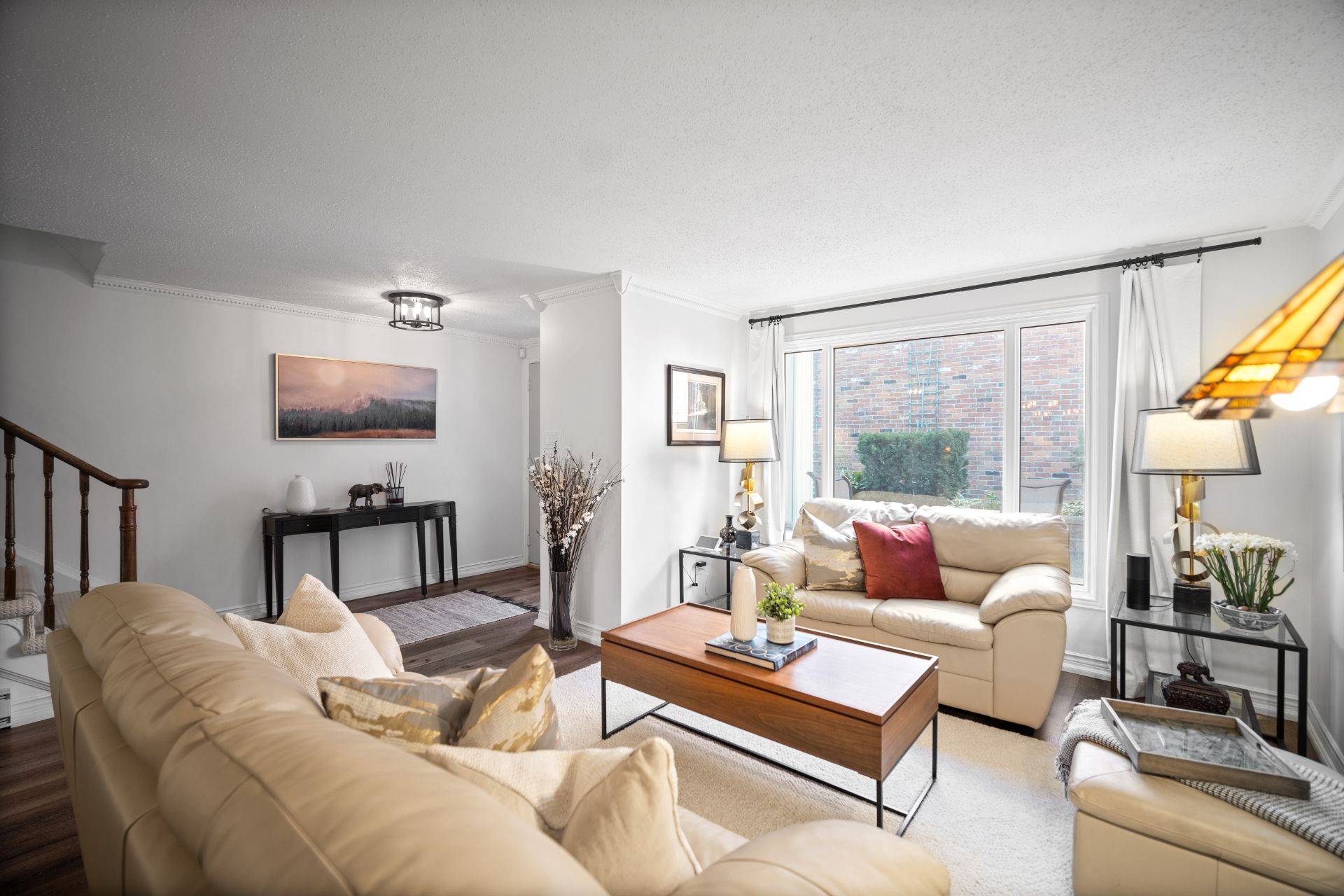 Burlington, ON L7P 3A6,2058 Brant ST #3