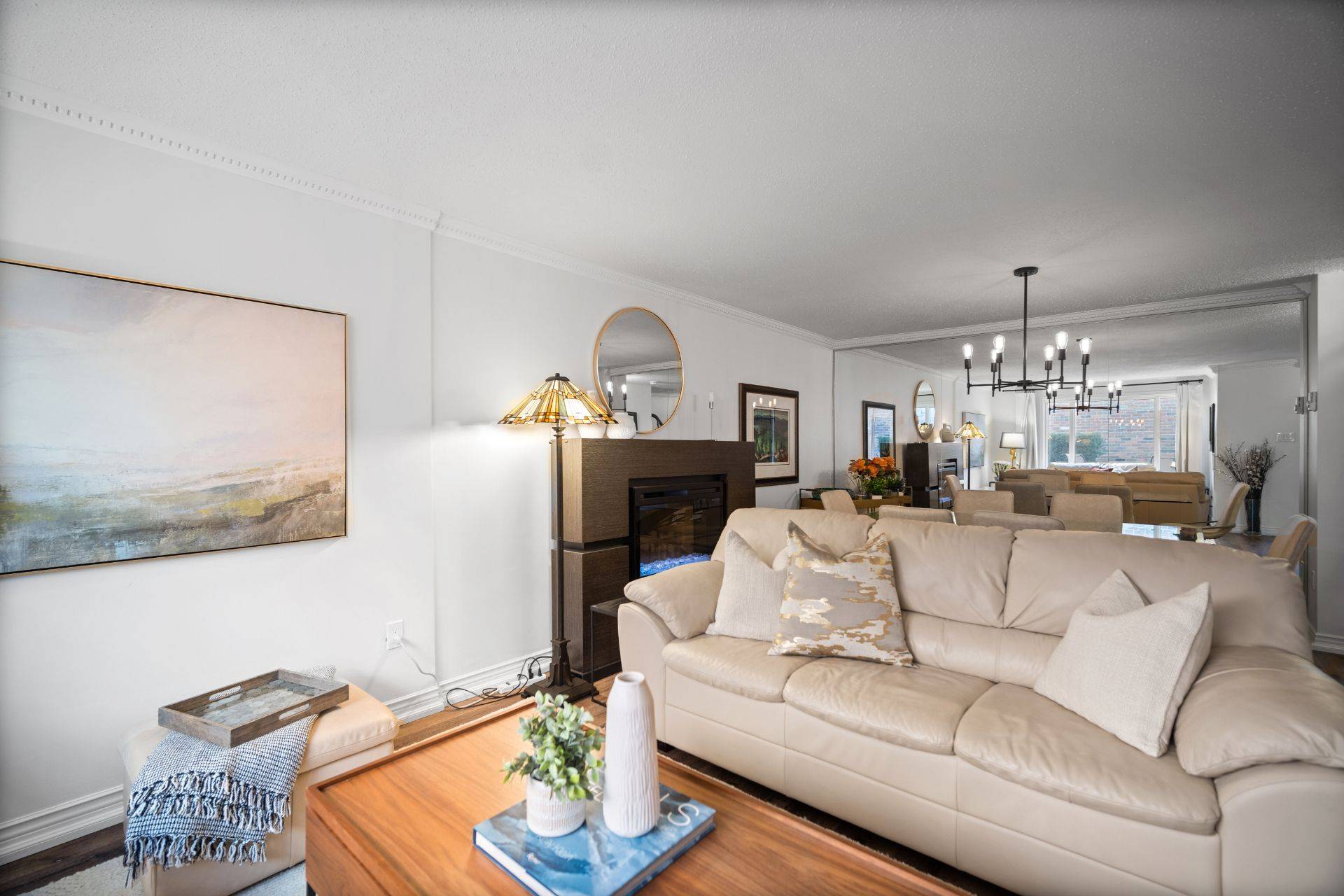 Burlington, ON L7P 3A6,2058 Brant ST #3