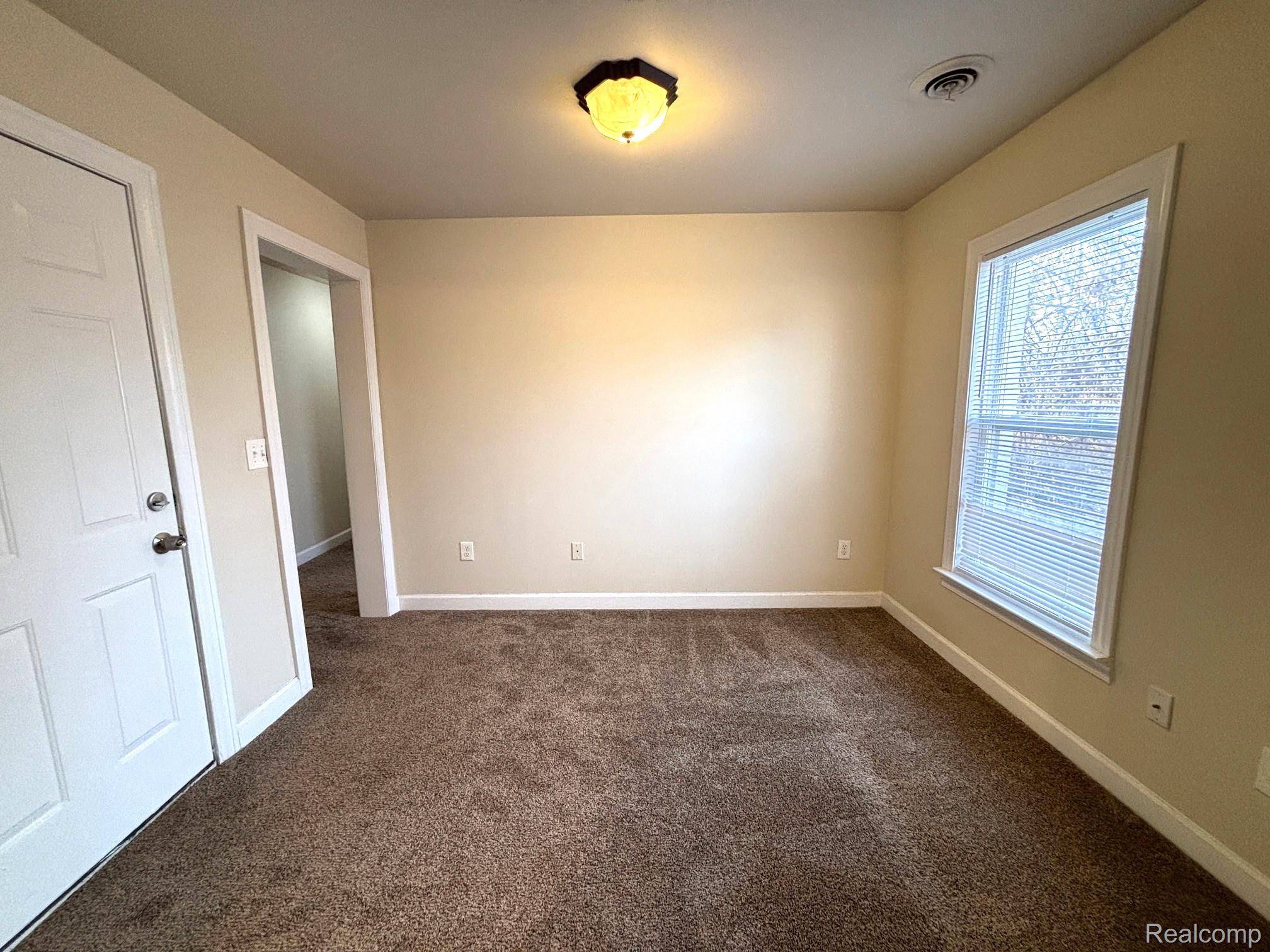 Mt. Clemens, MI 48043,99 Clinton ST #101 1/2