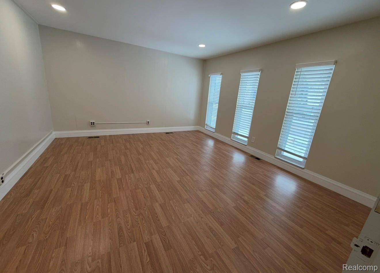 Berkley, MI 48072,2158 11 Mile RD