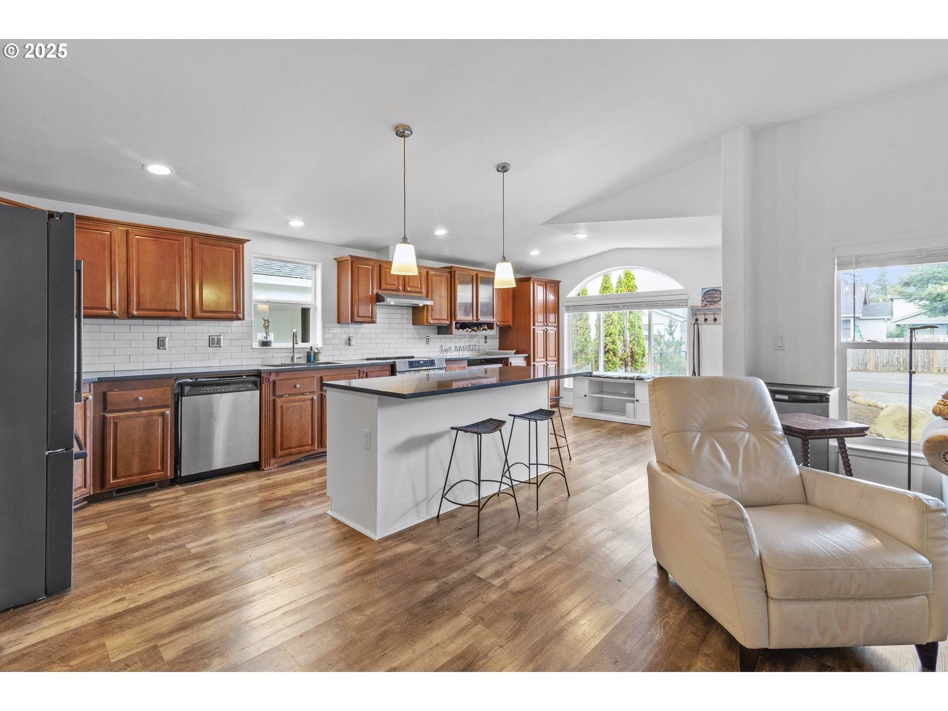 Estacada, OR 97023,886 SE BONNIE BURKE DR