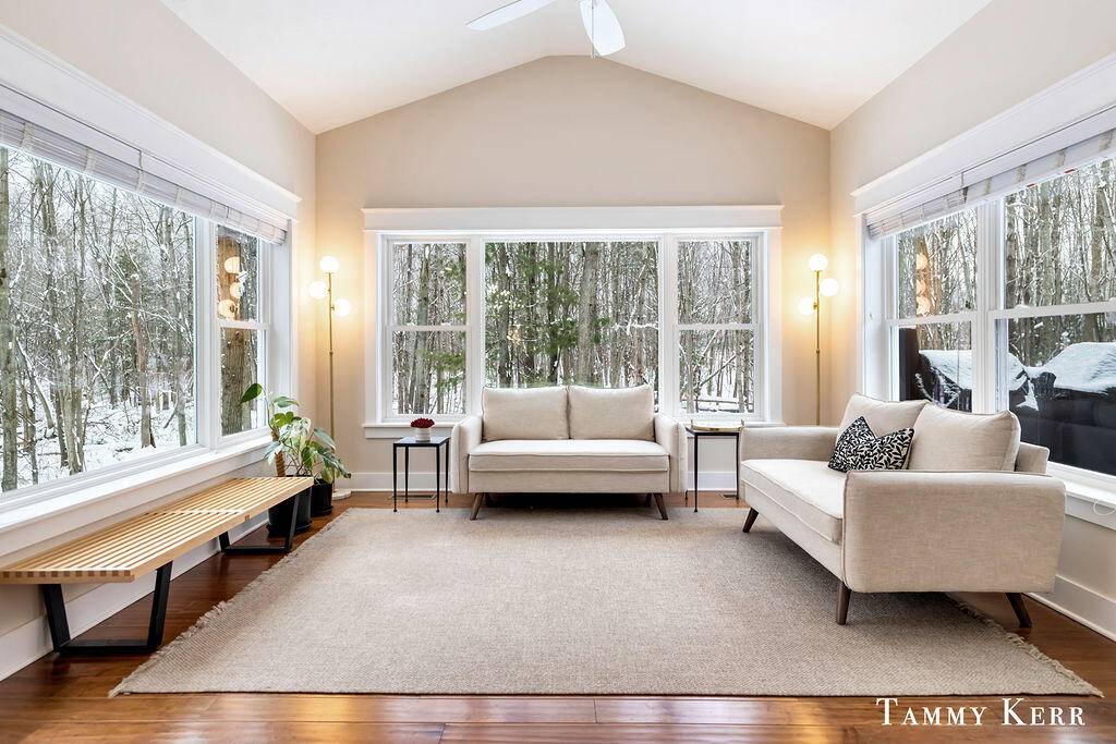 Saugatuck, MI 49453,3388 Palmer DR