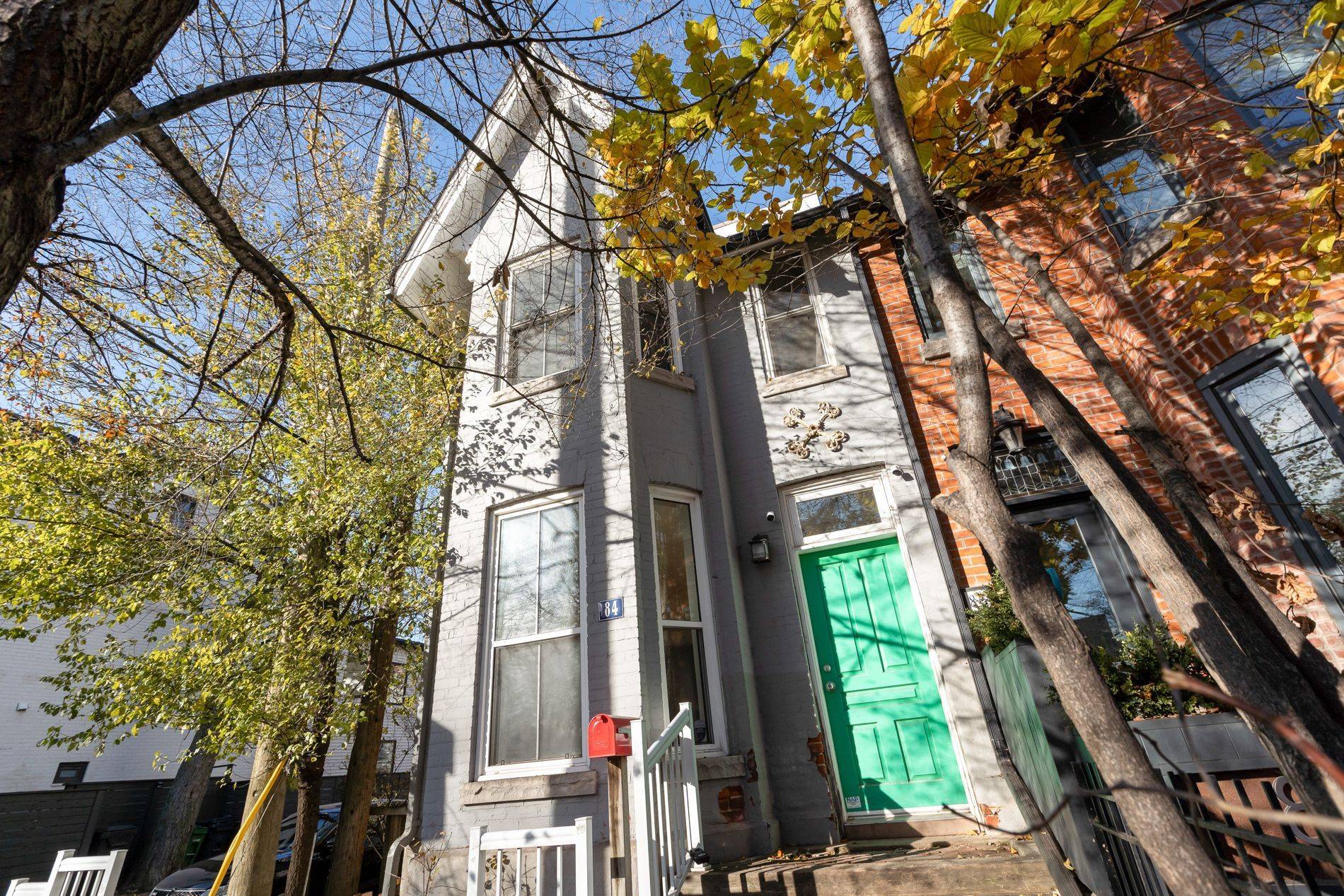 Toronto C09, ON M4T 1A5,84 Shaftesbury AVE