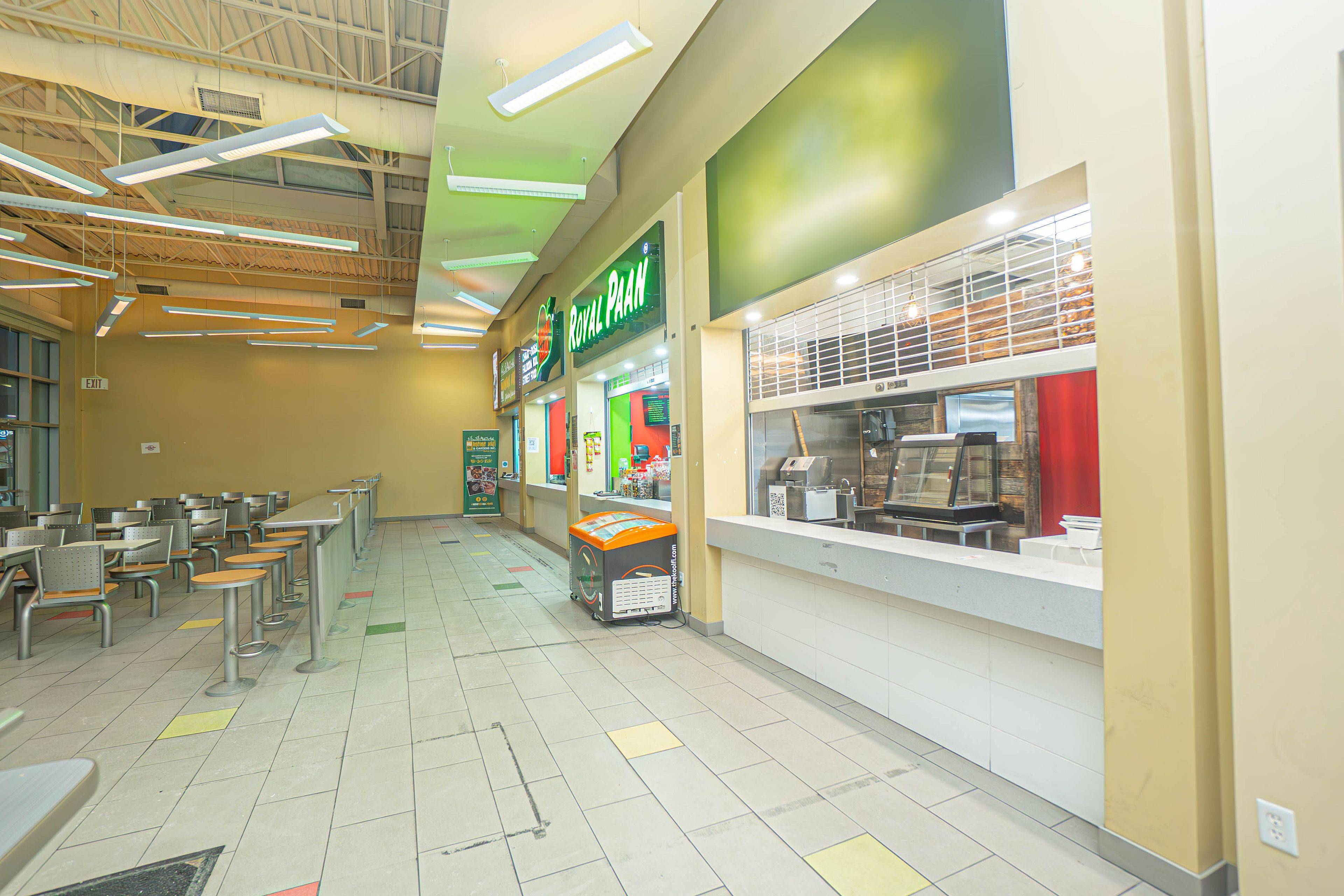 Toronto E04, ON M1L 4W1,41 Lebovic AVE #121