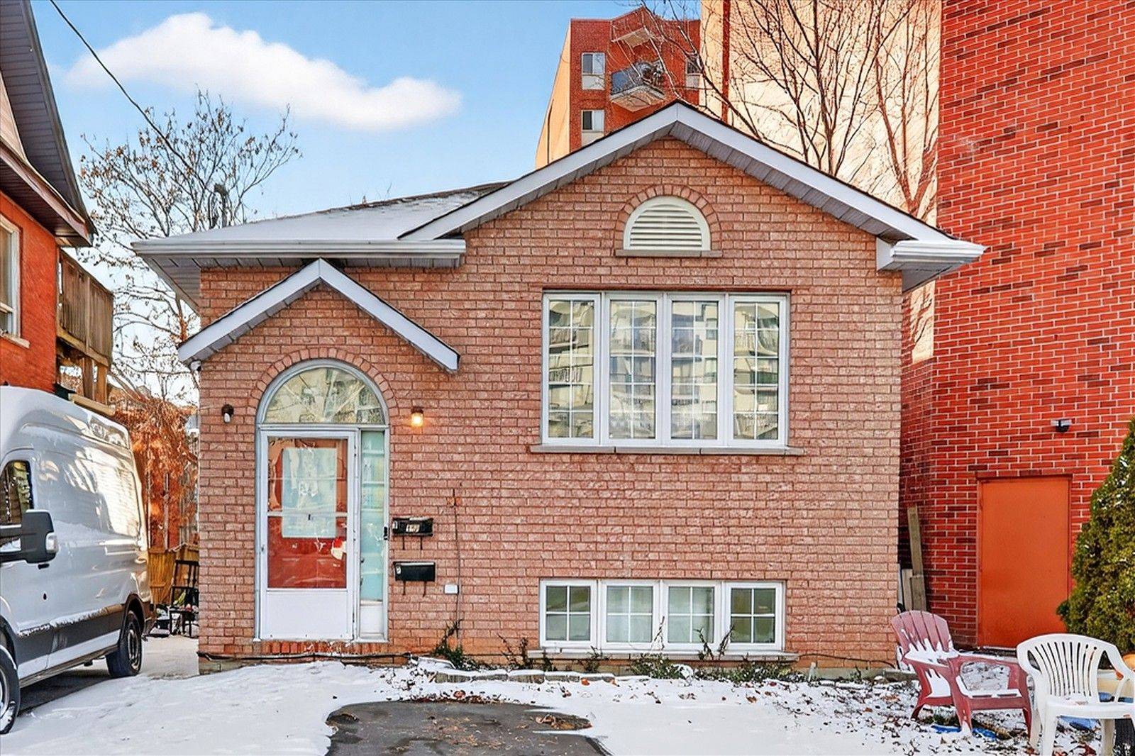 Oshawa, ON L1H 4A4,150 Centre ST S