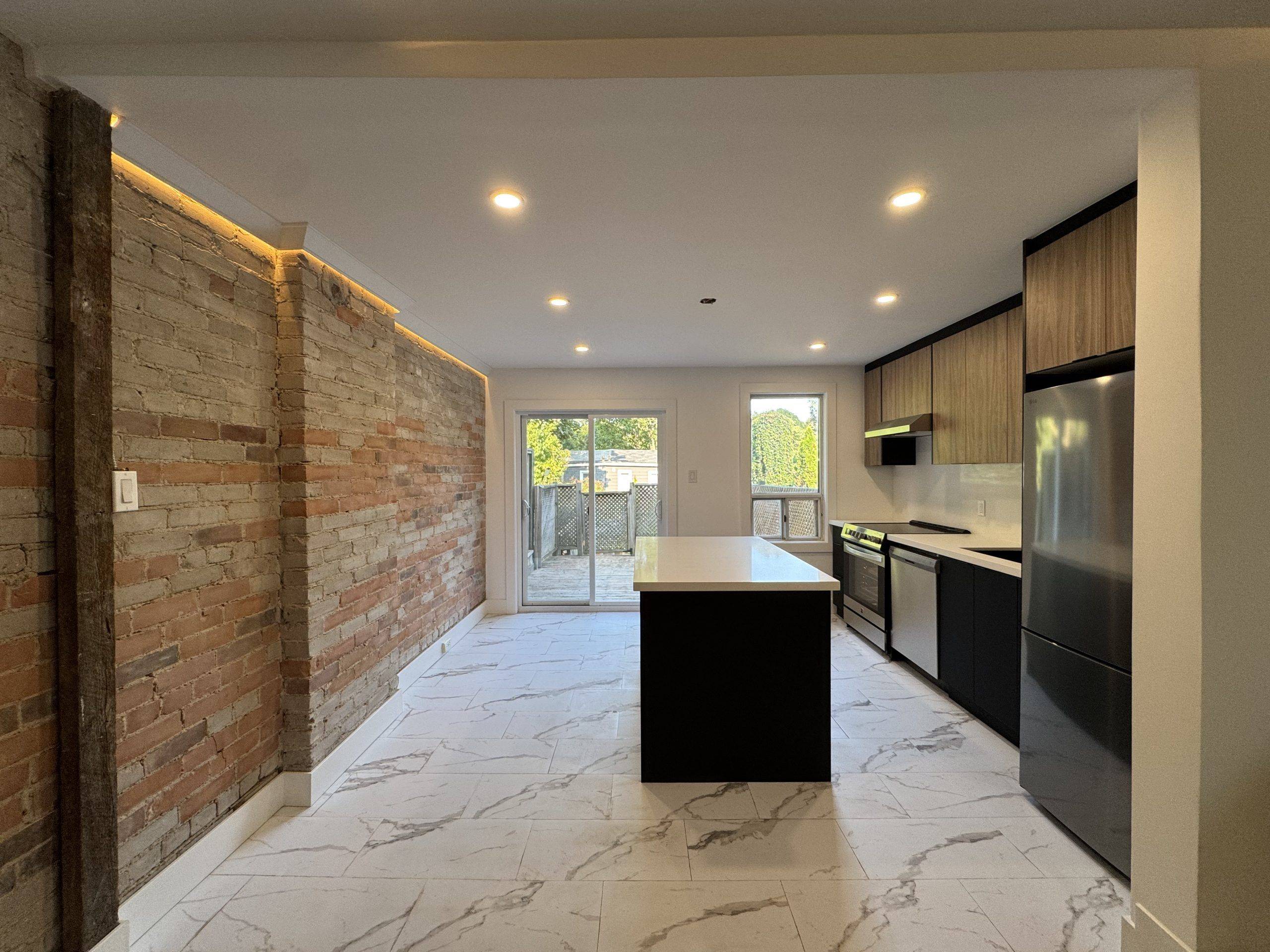 Toronto E02, ON M4E 2L2,25 Firstbrooke RD #Main & Lower