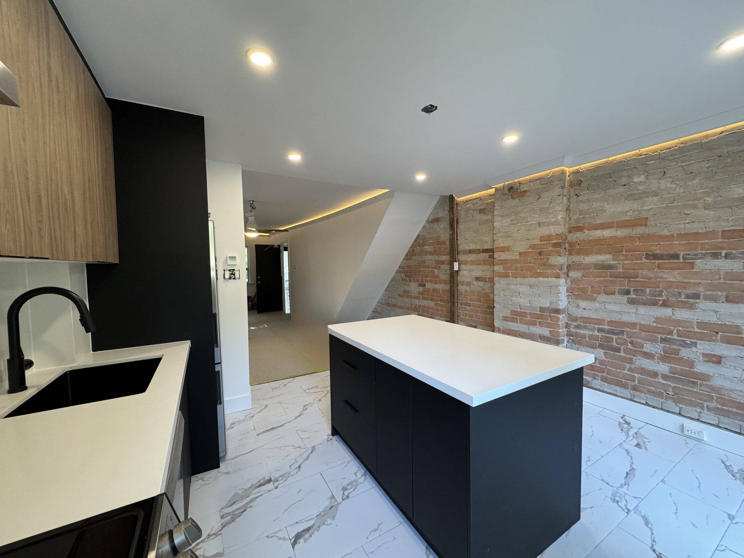 Toronto E02, ON M4E 2L2,25 Firstbrooke RD #Main & Lower