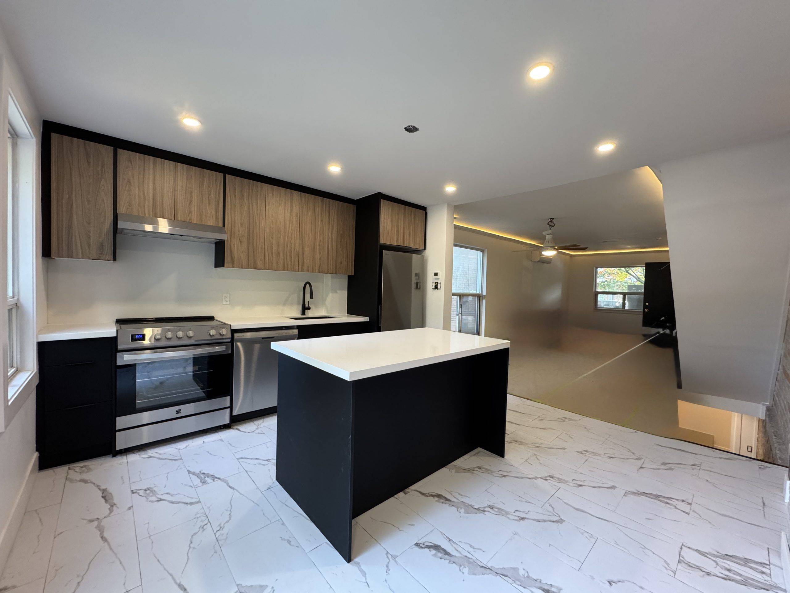 Toronto E02, ON M4E 2L2,25 Firstbrooke RD #Main & Lower