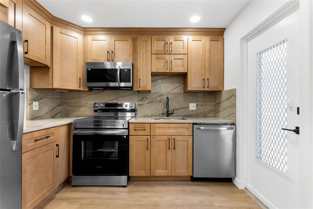 Lighthouse Point, FL 33064,1951 NE 39th St #141