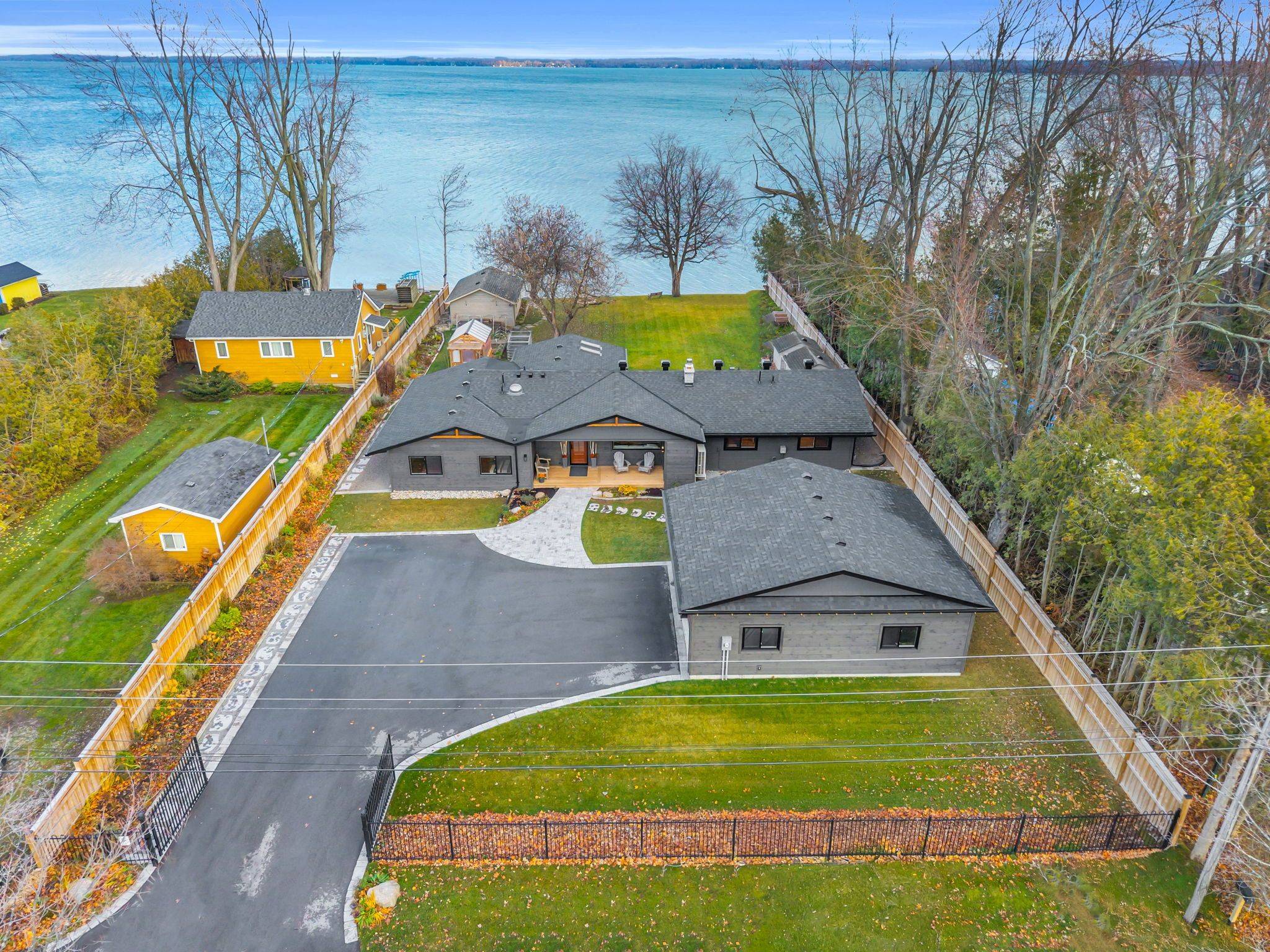 Georgina, ON L0E 1N0,621 Duclos Point RD