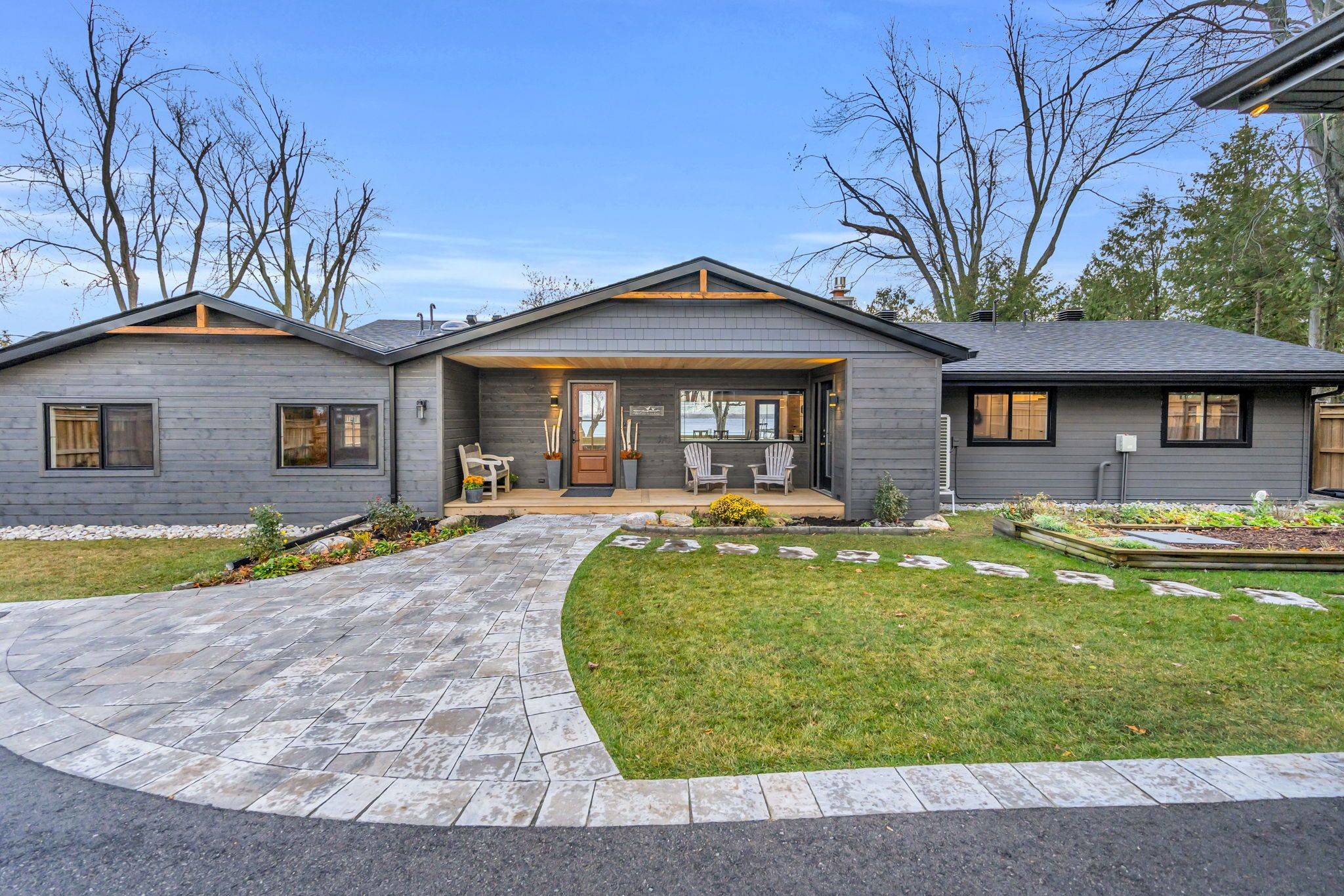 Georgina, ON L0E 1N0,621 Duclos Point RD