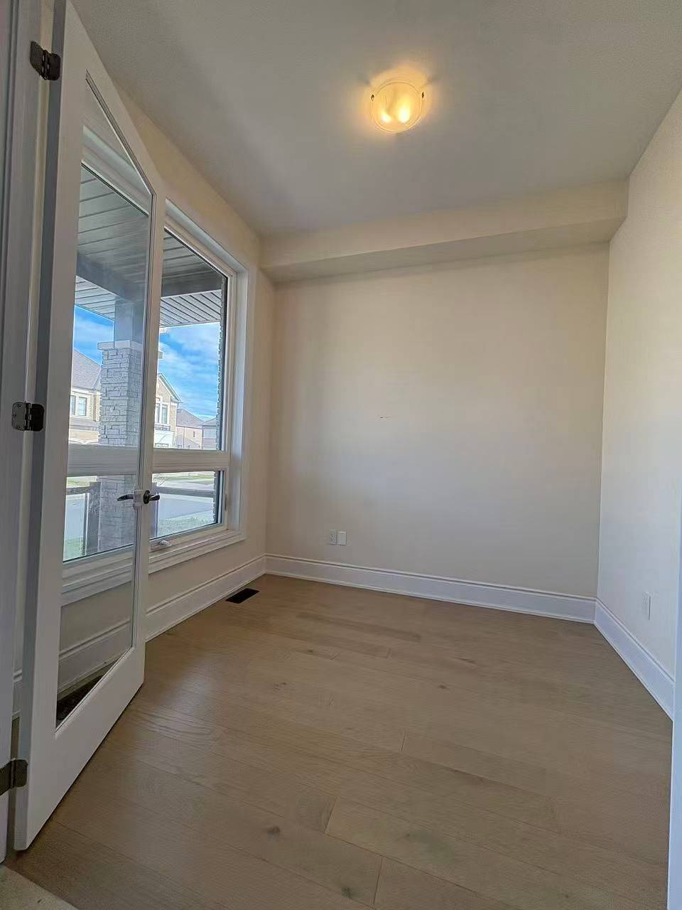 Oakville, ON L6M 5M2,1264 Queens Plate RD