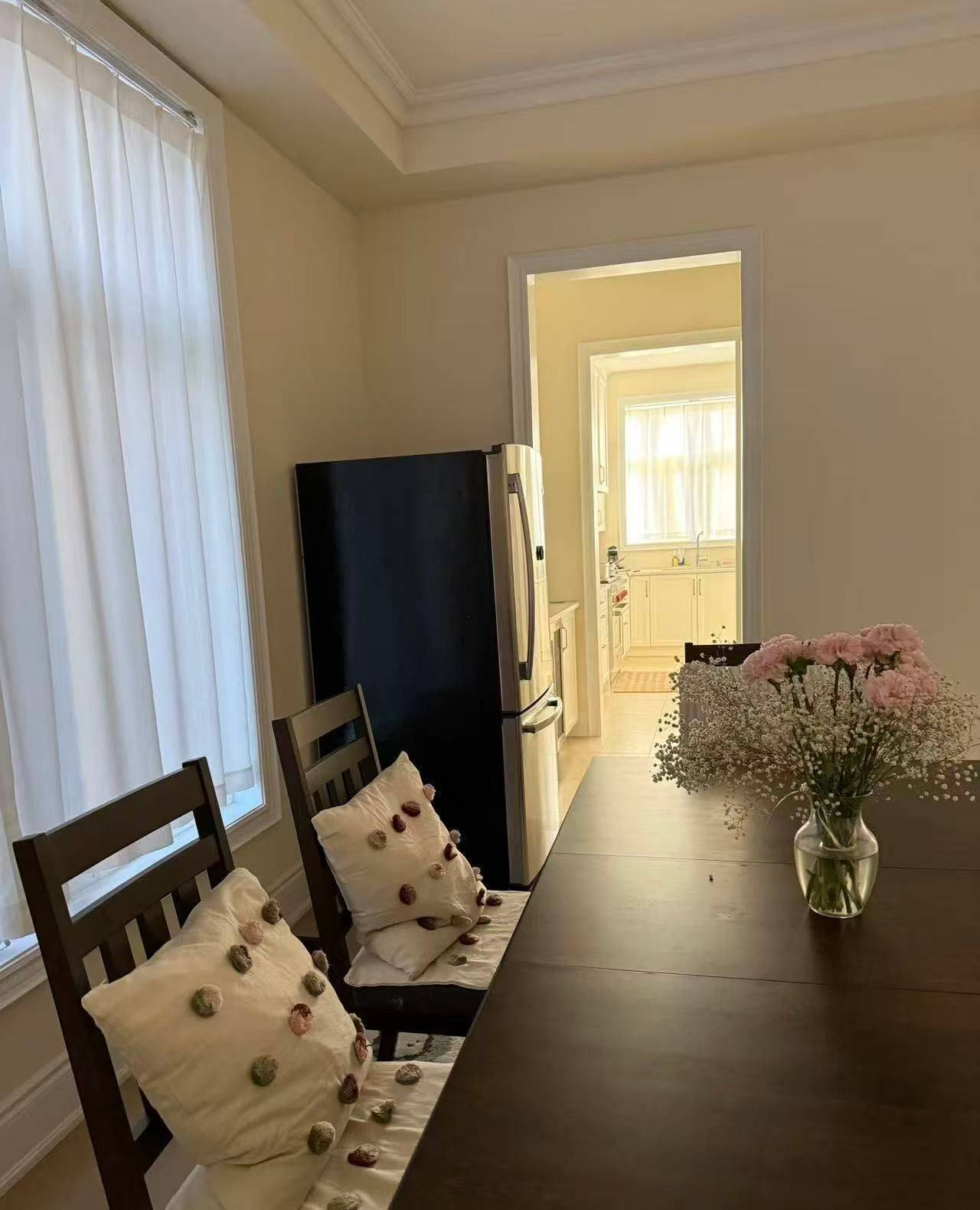 Oakville, ON L6M 5M2,1264 Queens Plate RD