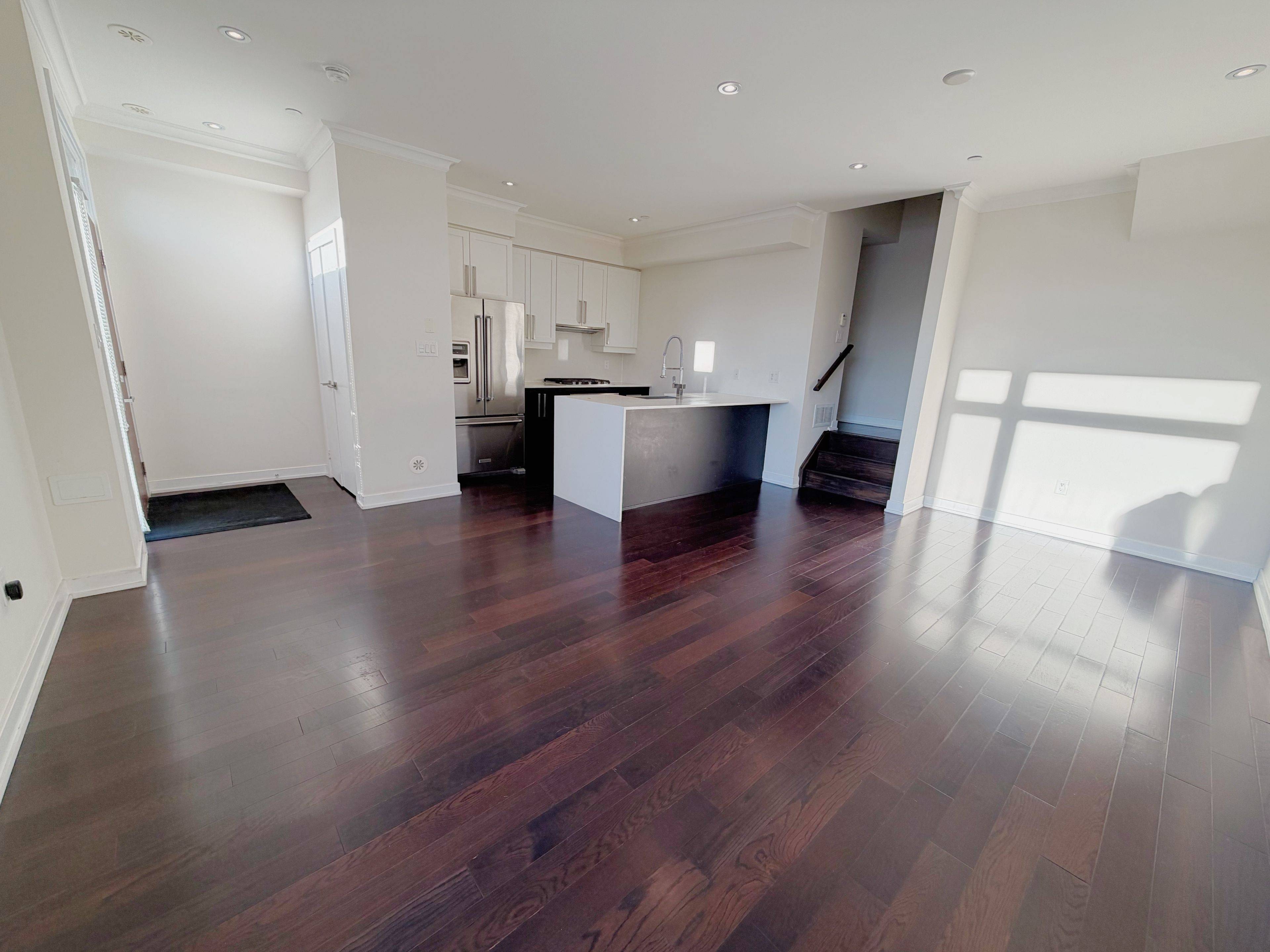 Mississauga, ON L5B 3M8,4070 Parkside Village DR #Th10