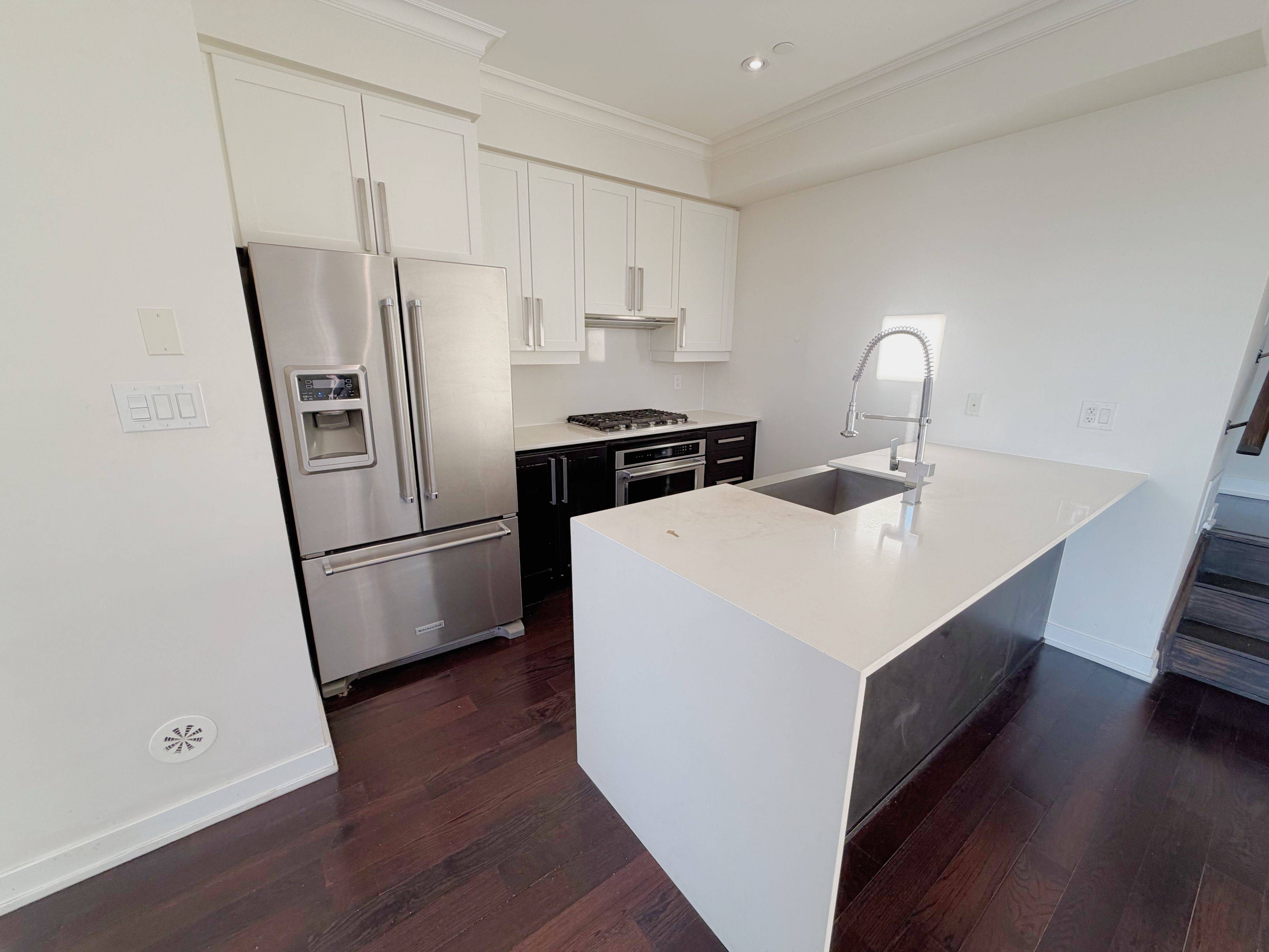 Mississauga, ON L5B 3M8,4070 Parkside Village DR #Th10