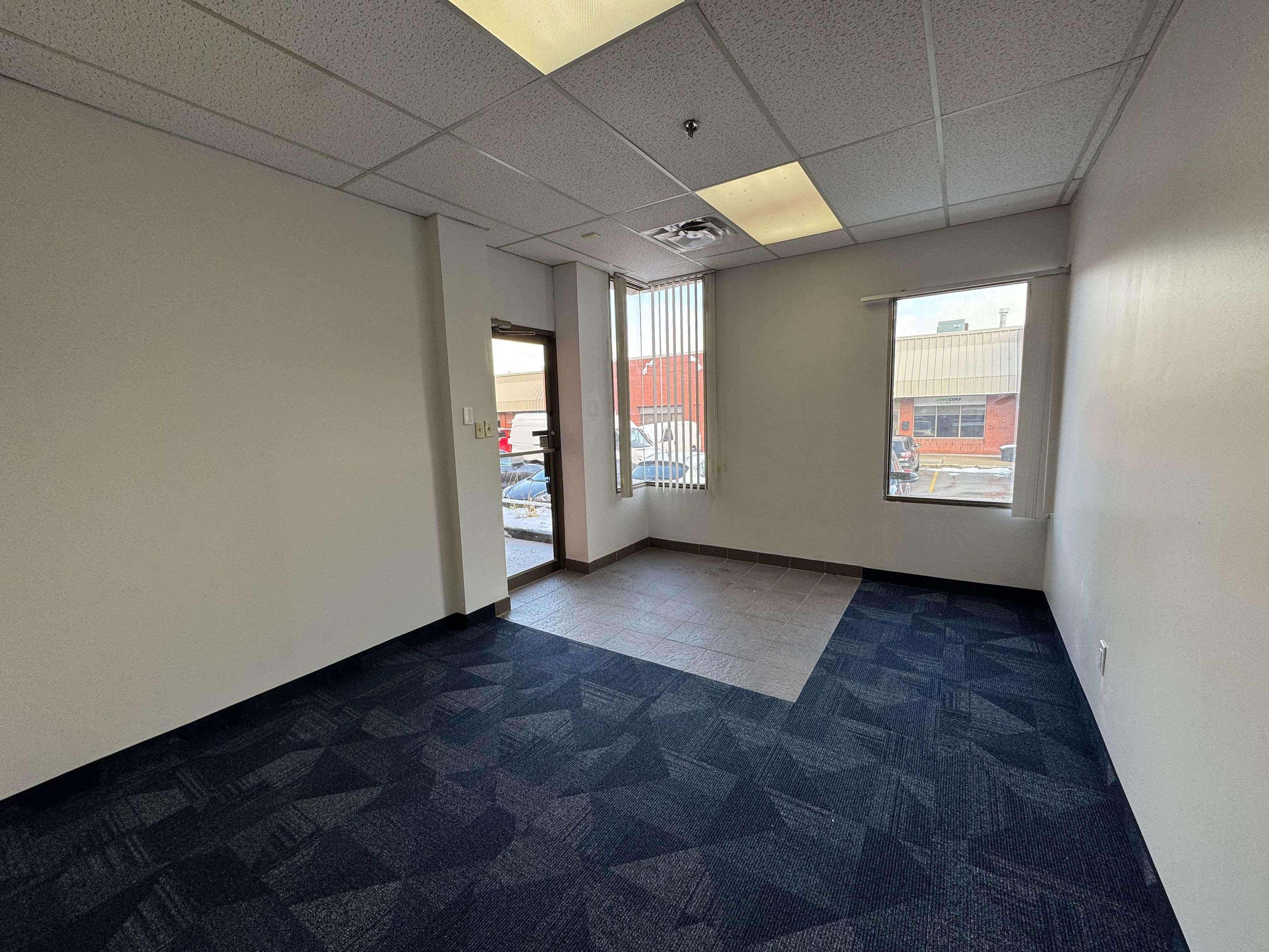 Mississauga, ON L4Z 2E5,400-450 Matheson BLVD E #Unit 29-30