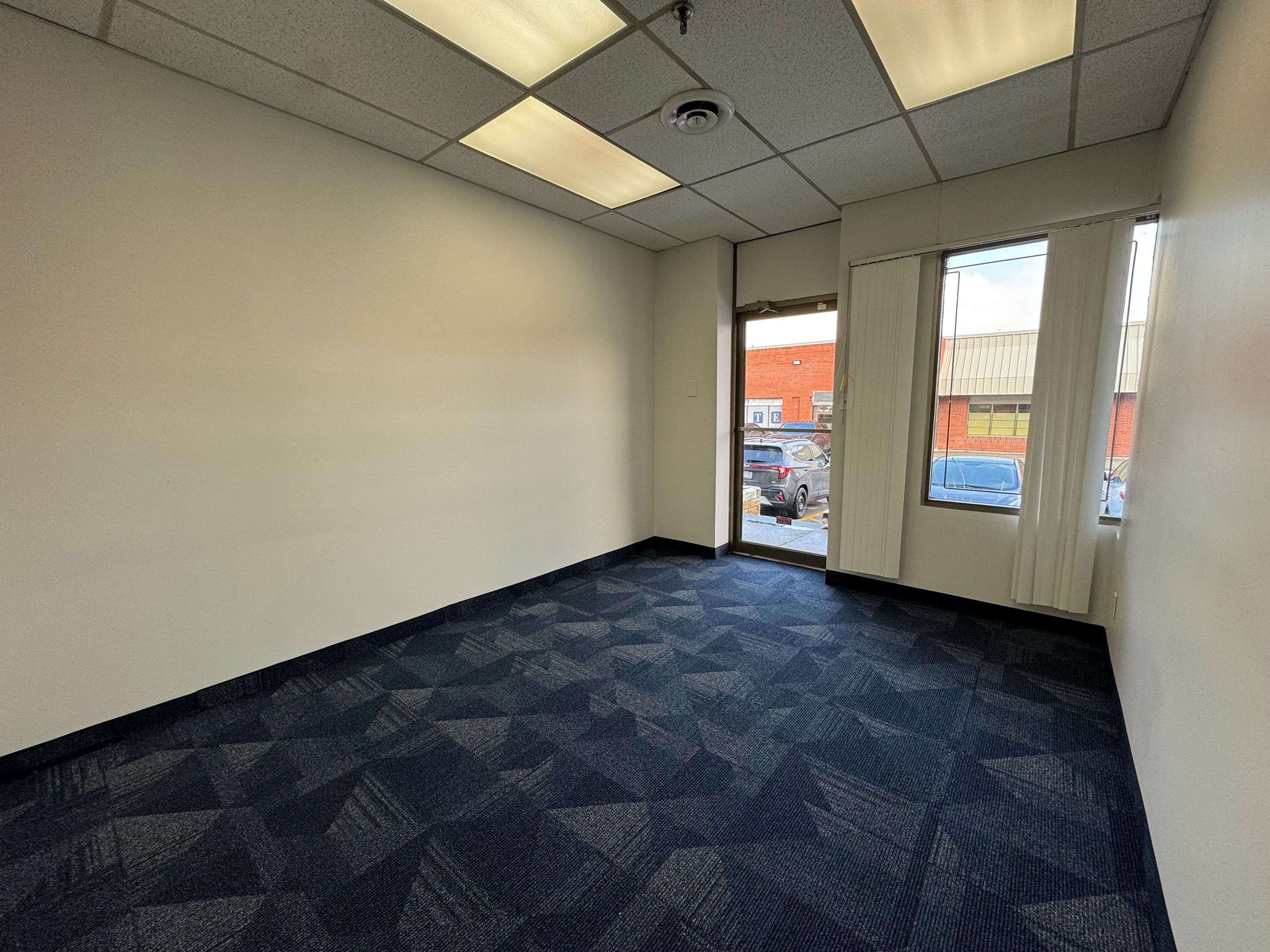 Mississauga, ON L4Z 2E5,400-450 Matheson BLVD E #Unit 29-30