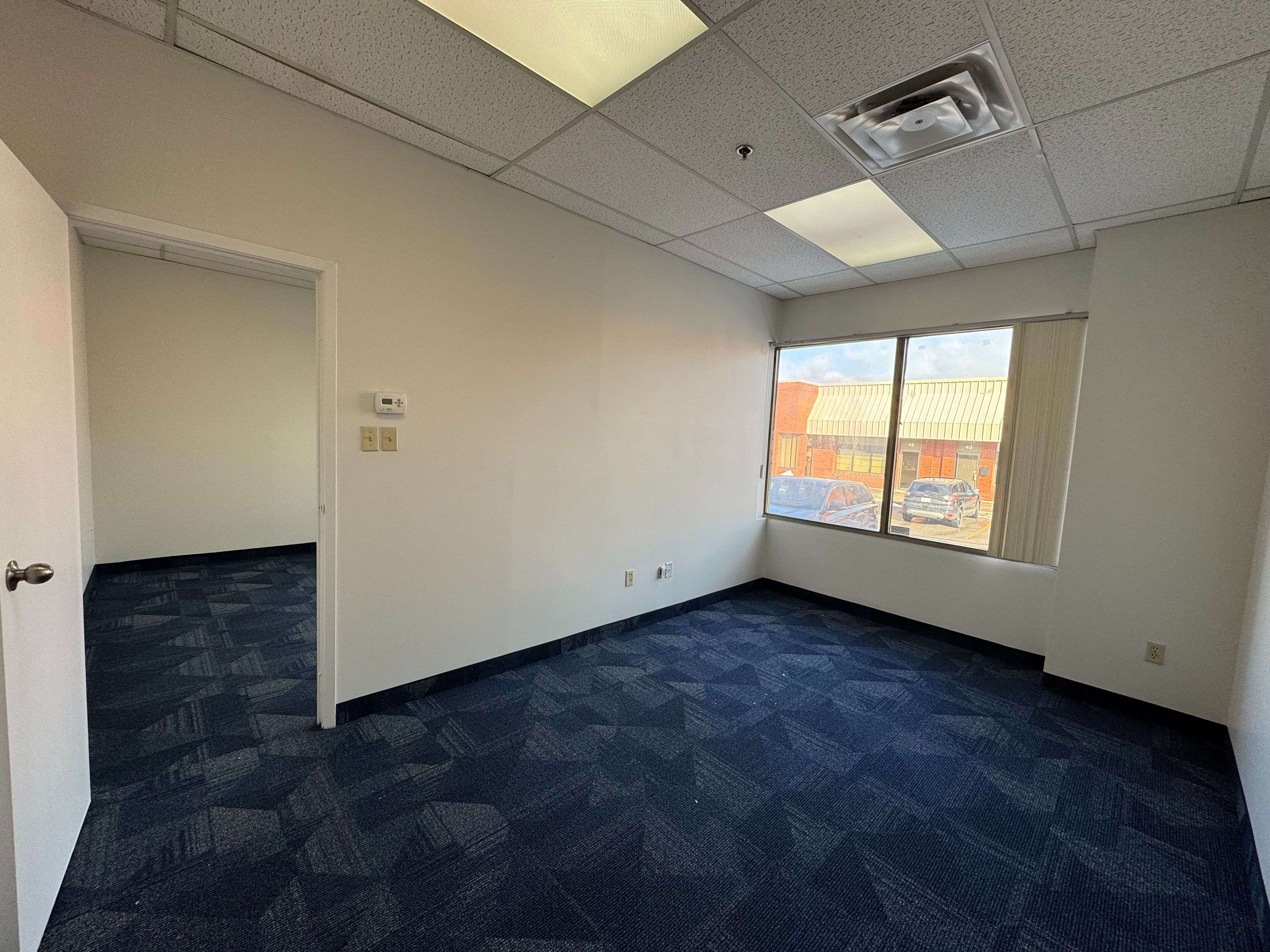 Mississauga, ON L4Z 2E5,400-450 Matheson BLVD E #Unit 29-30