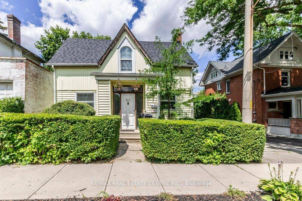 Milton, ON L9T 1K3,215-217 Queen ST