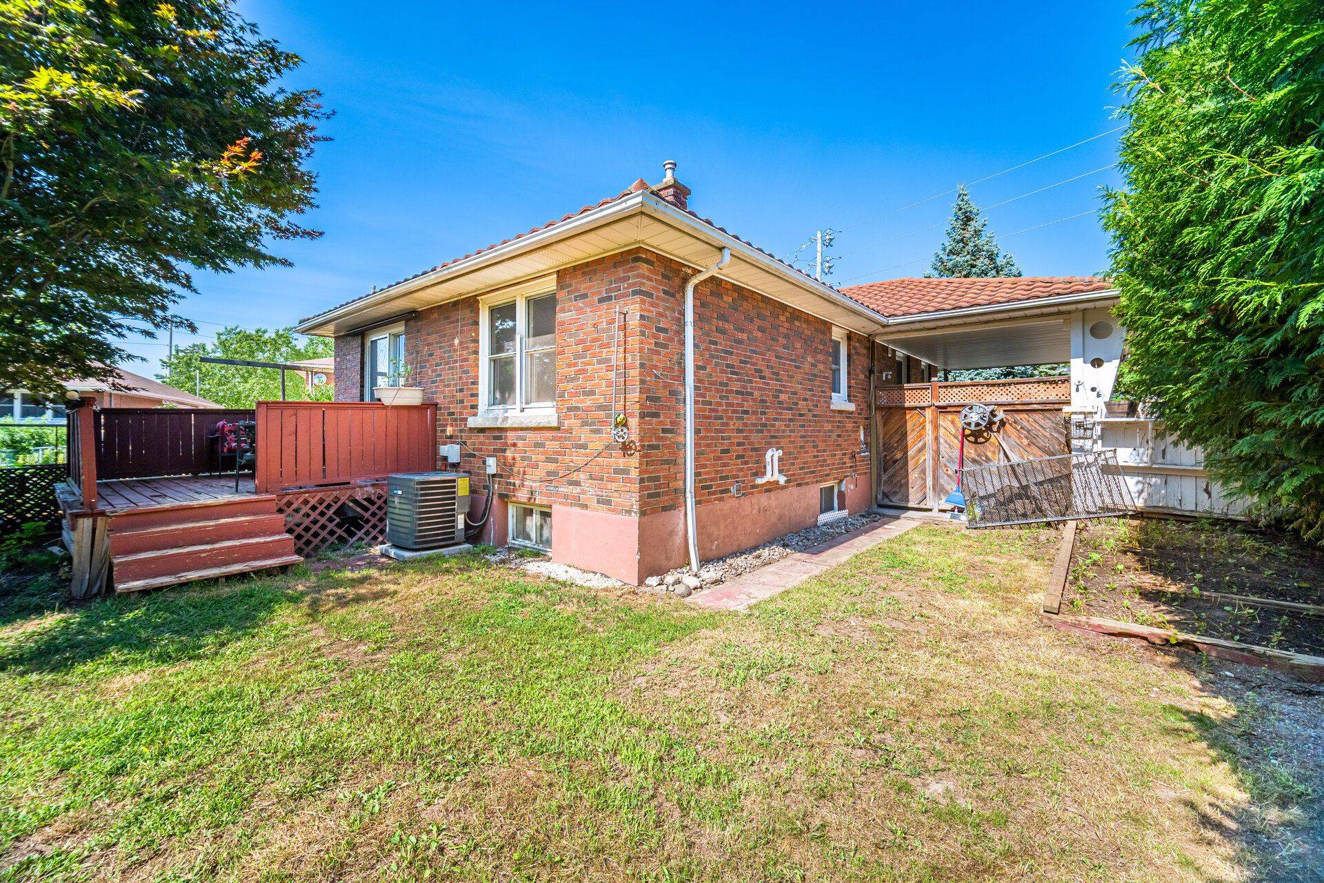 St. Catharines, ON L2M 5A5,319 Grantham AVE