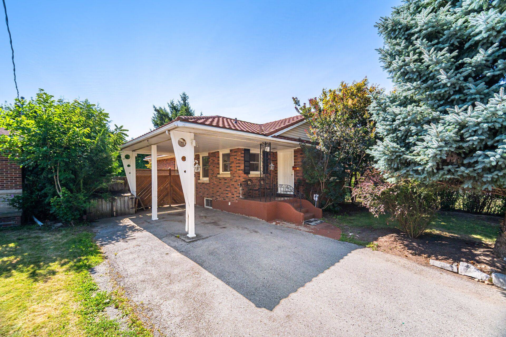 St. Catharines, ON L2M 5A5,319 Grantham AVE