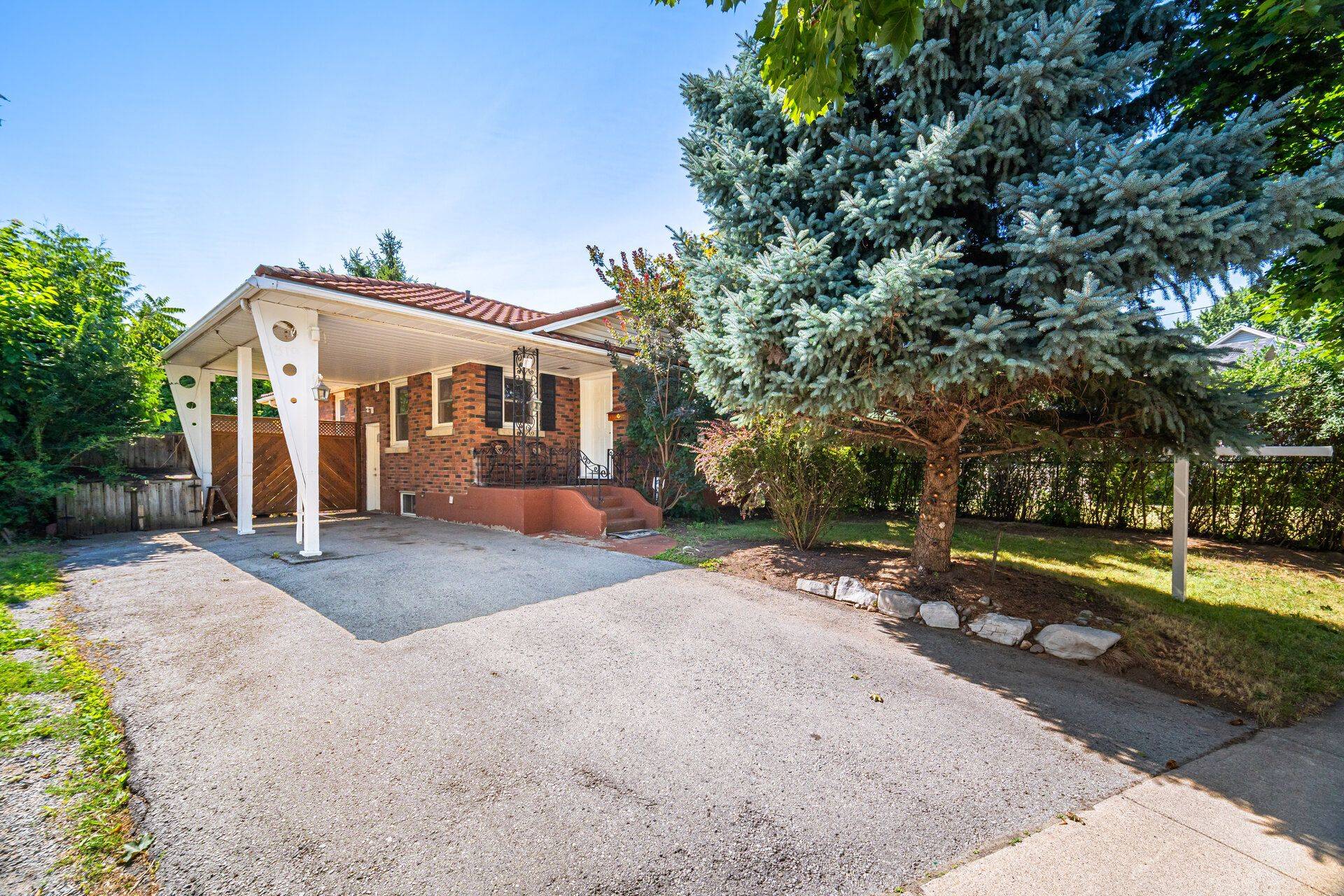 St. Catharines, ON L2M 5A5,319 Grantham AVE