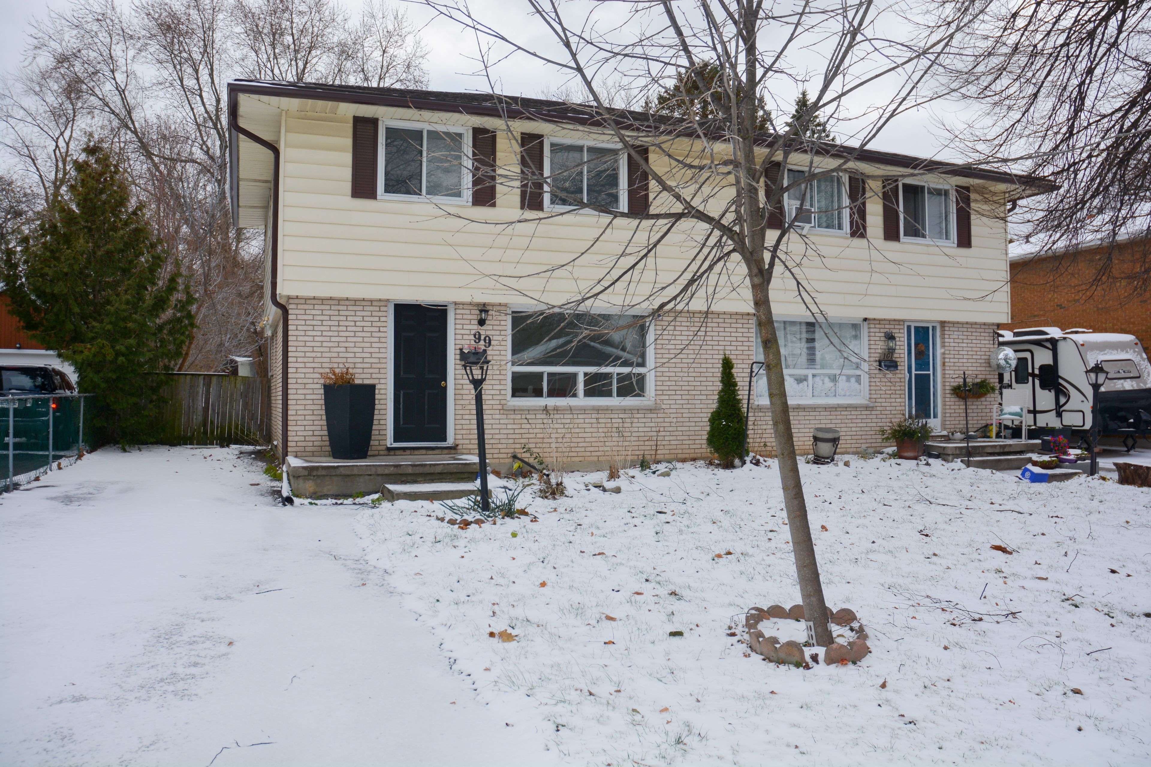 London East, ON N5Y 3Z9,99 Cecilia AVE