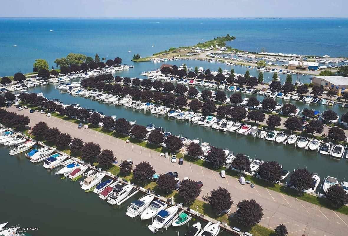 Harrison Twp, MI 48045,41700 Conger Bay J-212