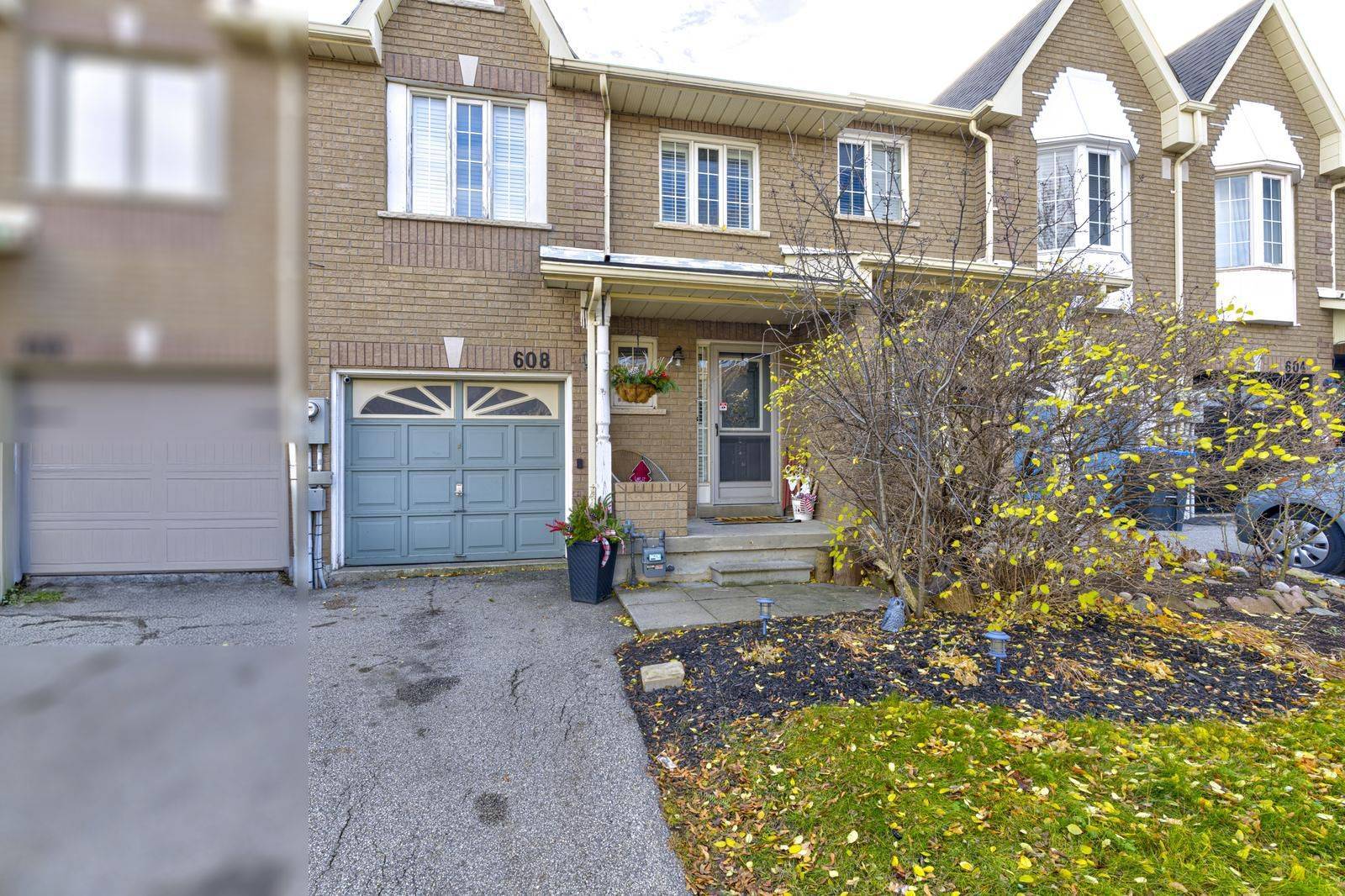 Mississauga, ON L4Z 3Z6,608 Lumberton CRES