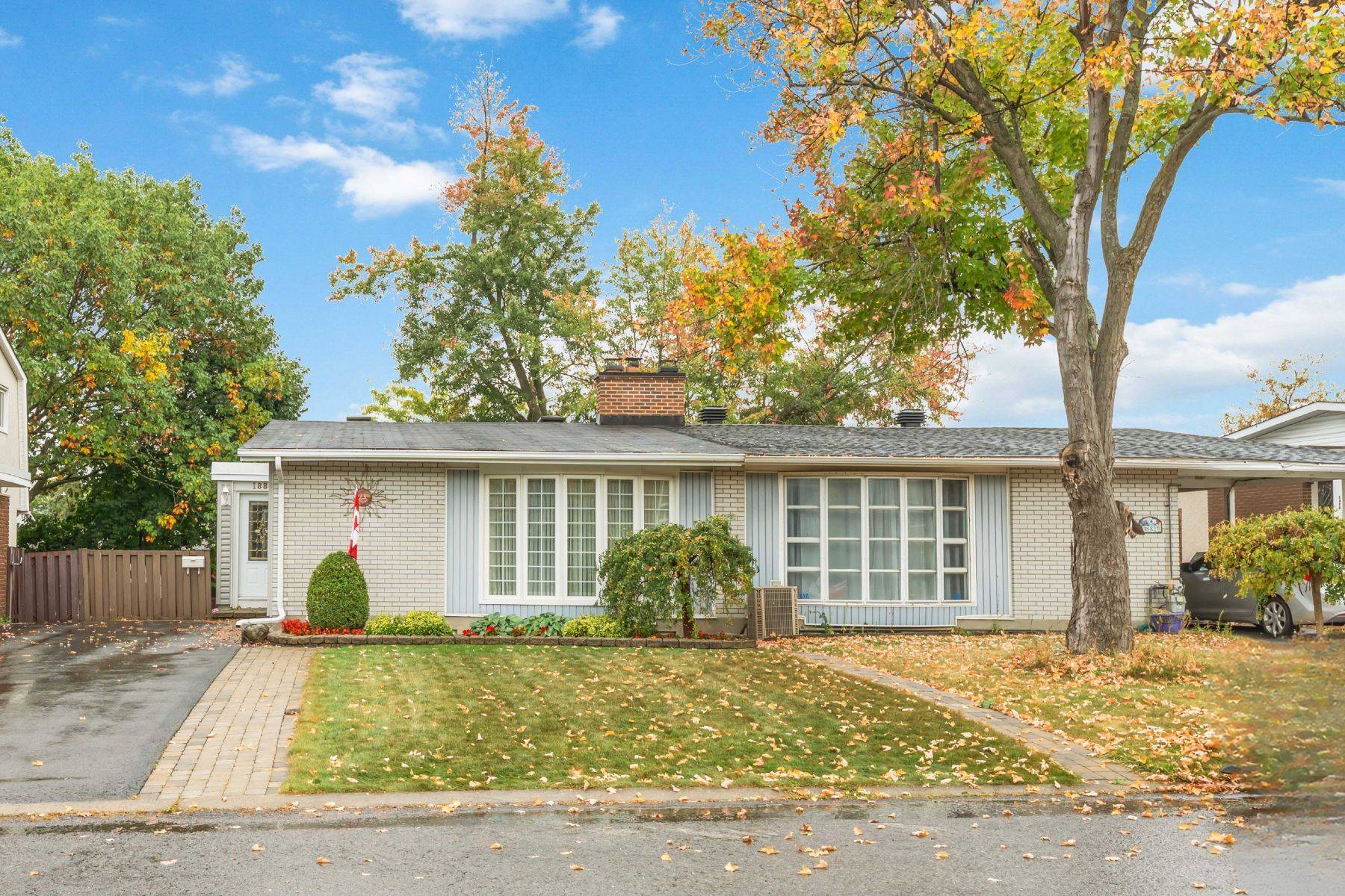 Beacon Hill North - South And Area, ON K1J 6R7,1884 Elmridge DR