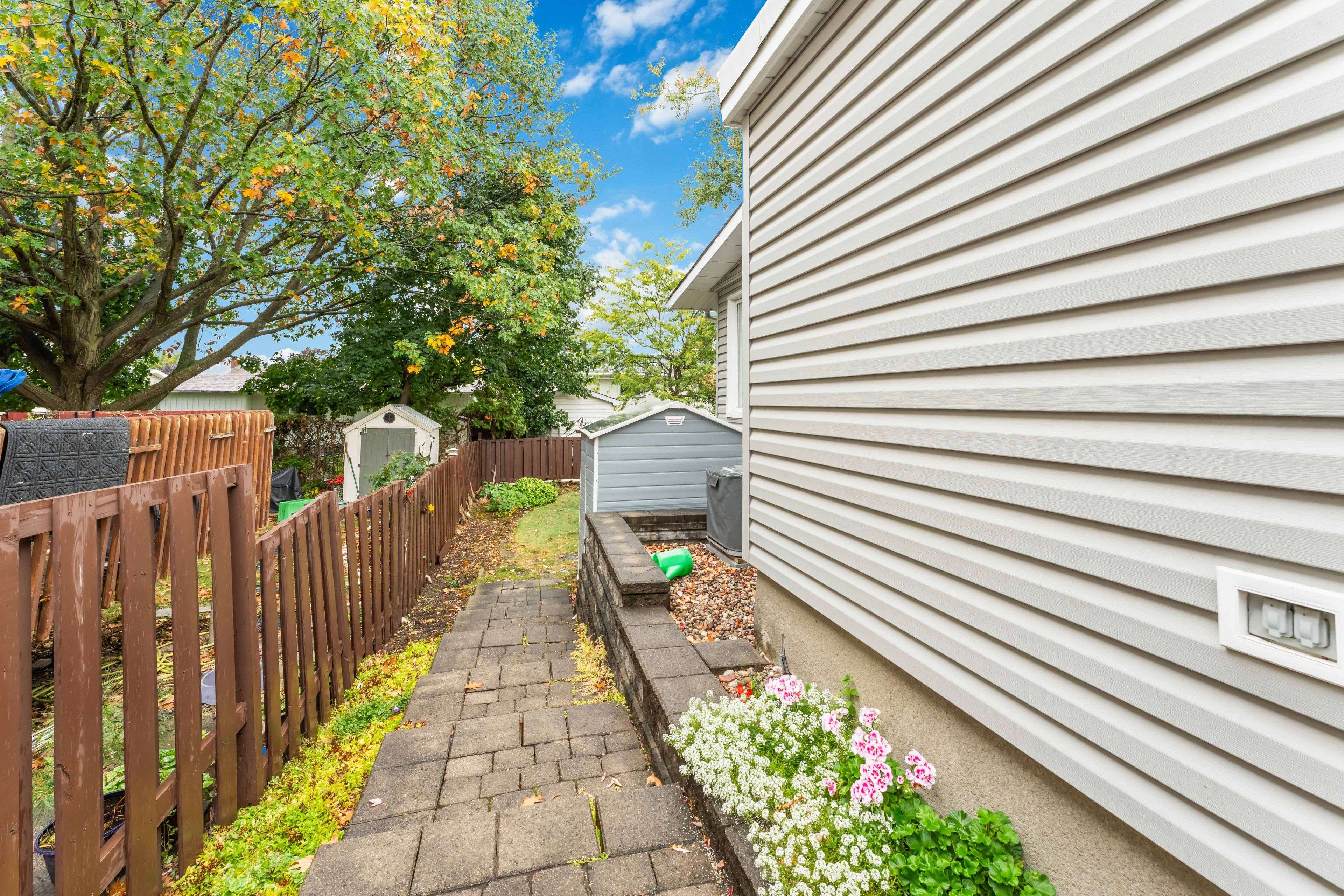 Beacon Hill North - South And Area, ON K1J 6R7,1884 Elmridge DR