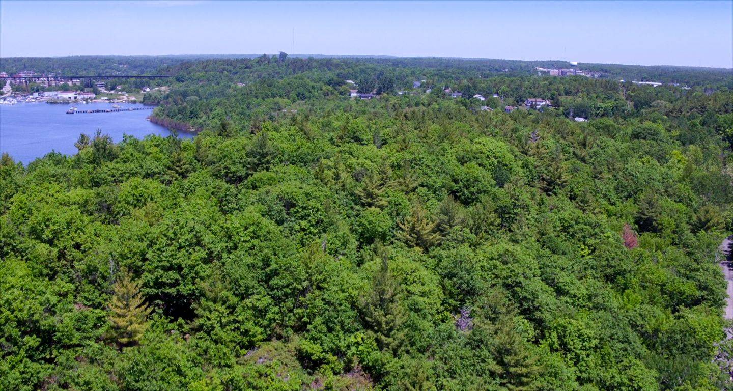 Seguin, ON P0G 1G0,0 RONCASTER LN