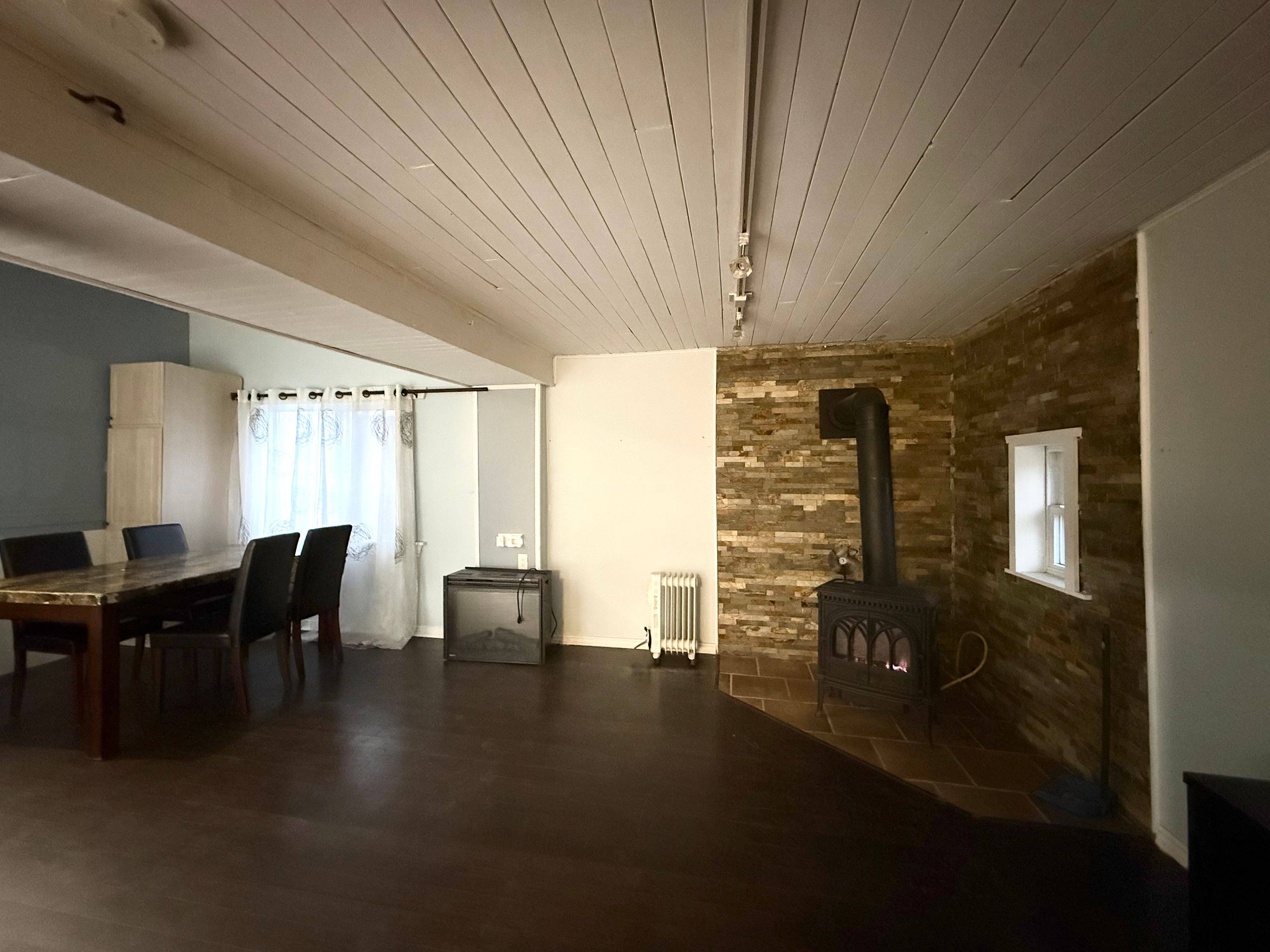 St. Catharines, ON L2P 2Y1,401 QUEENSTON ST #SIDE