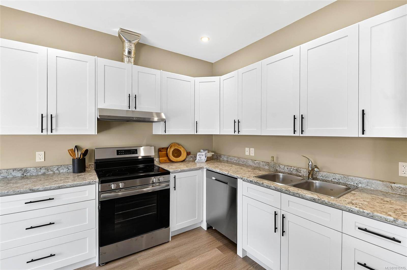 Port Alberni, BC V9Y 8E6,5535 Woodland Cres E #101