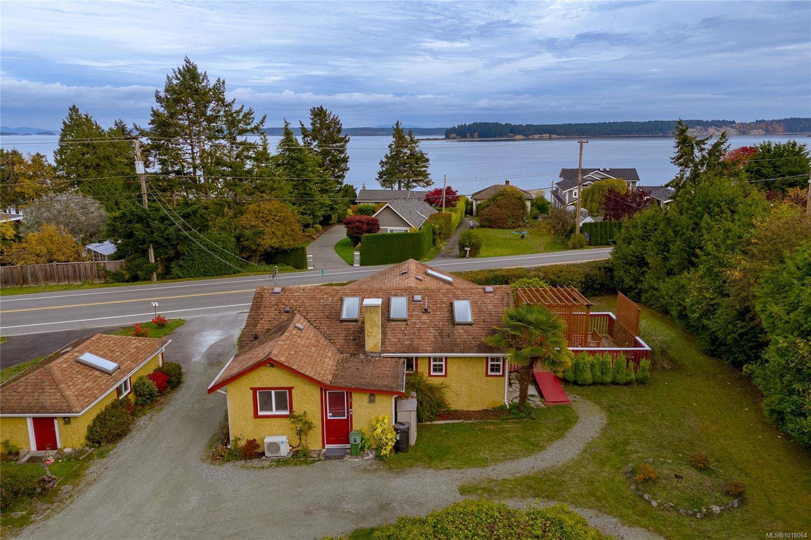 North Saanich, BC V8L 1M6,8576 Lochside Dr