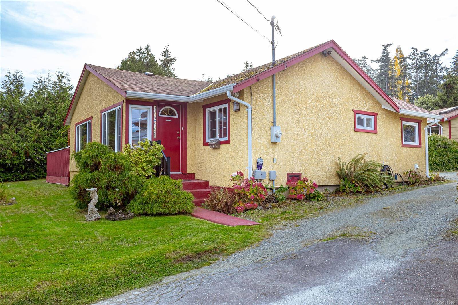 North Saanich, BC V8L 1M6,8576 Lochside Dr