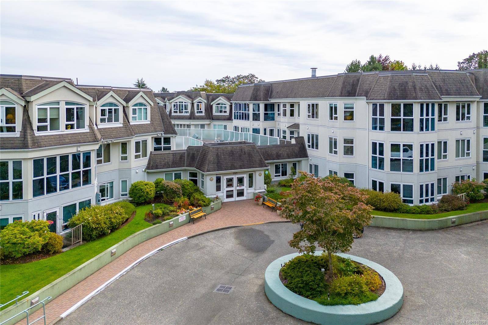 Saanich, BC V8P 5T7,1521 Church Ave #105