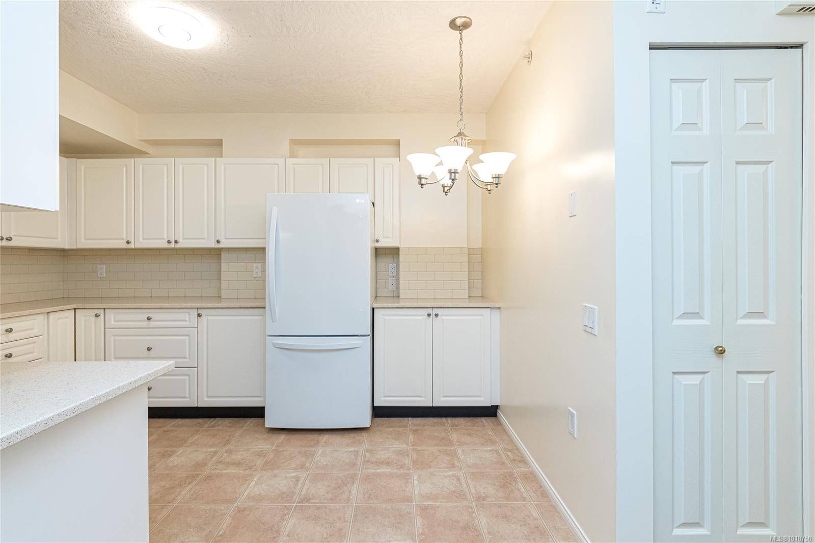 Saanich, BC V8P 5T7,1521 Church Ave #105