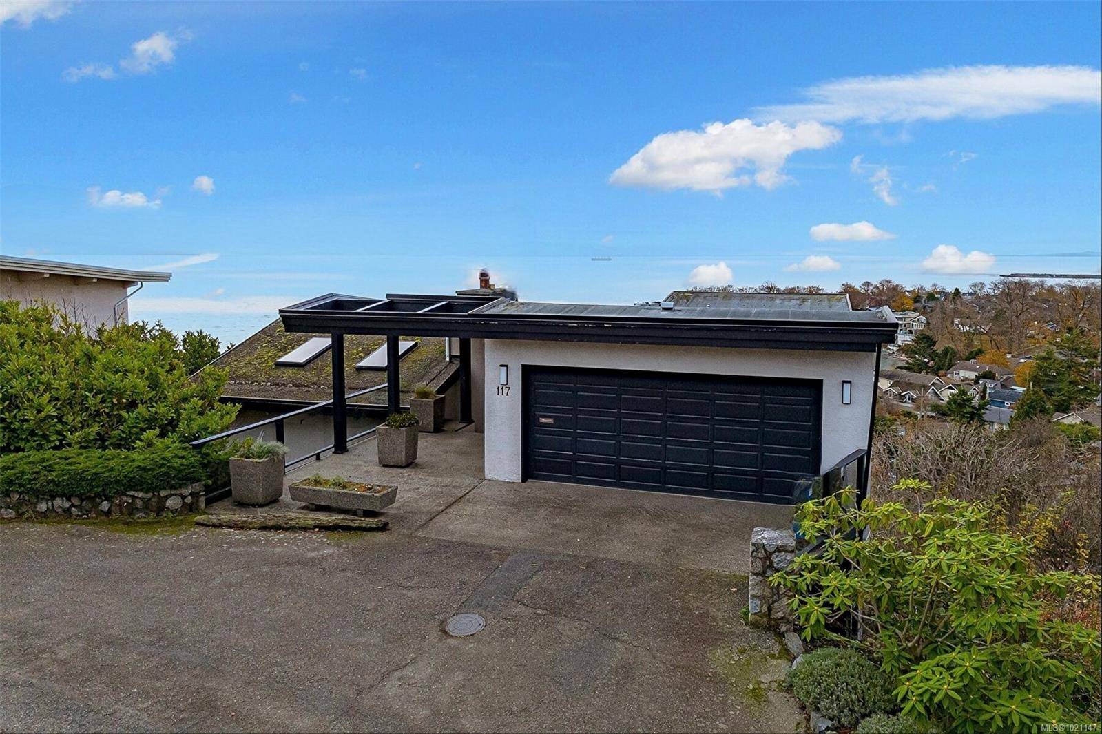 Oak Bay, BC V8S 1Y1,117 Barkley Terr