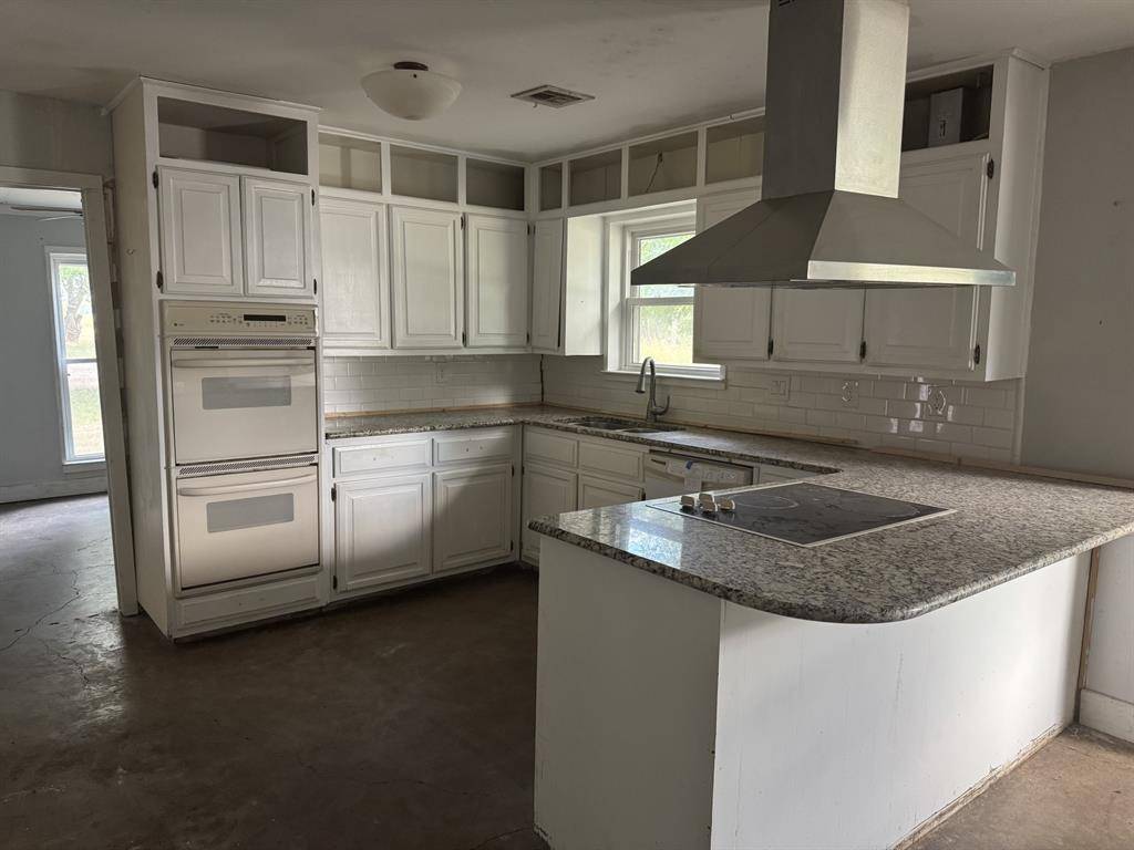 Mart, TX 76664,1516 E Mclennan Avenue