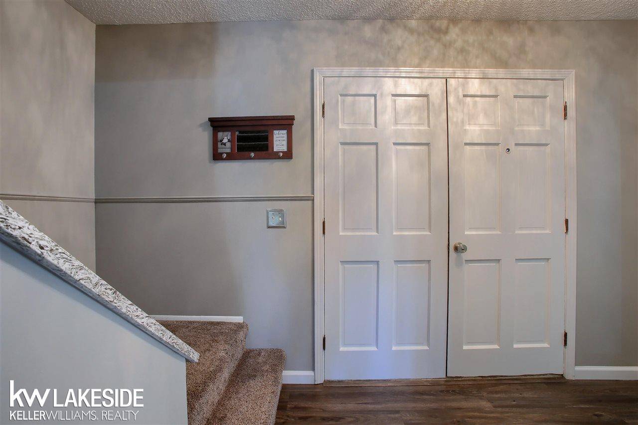 Saint Clair Shores, MI 48081,22523 Corteville St