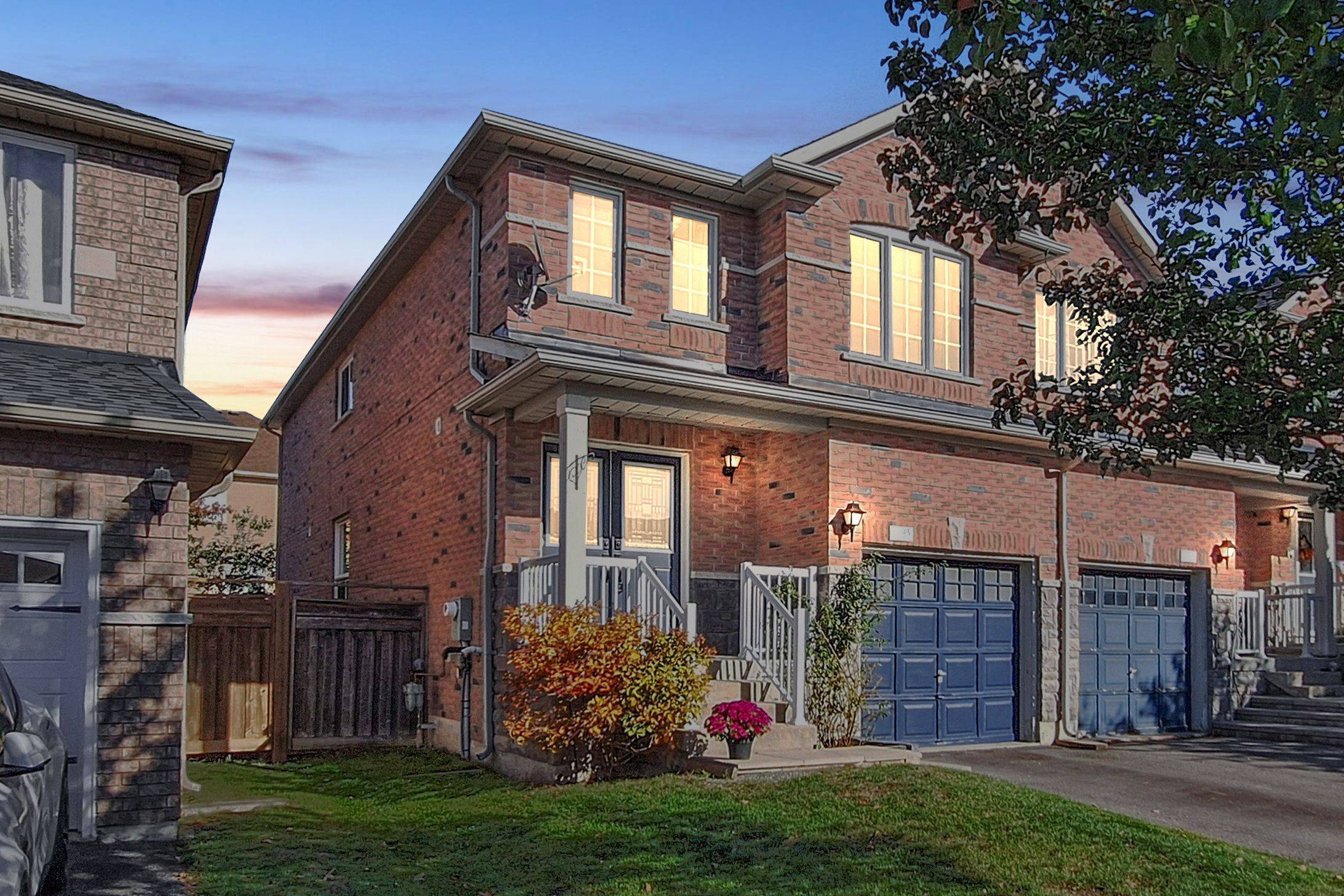 Aurora, ON L4G 0C2,93 Barr CRES