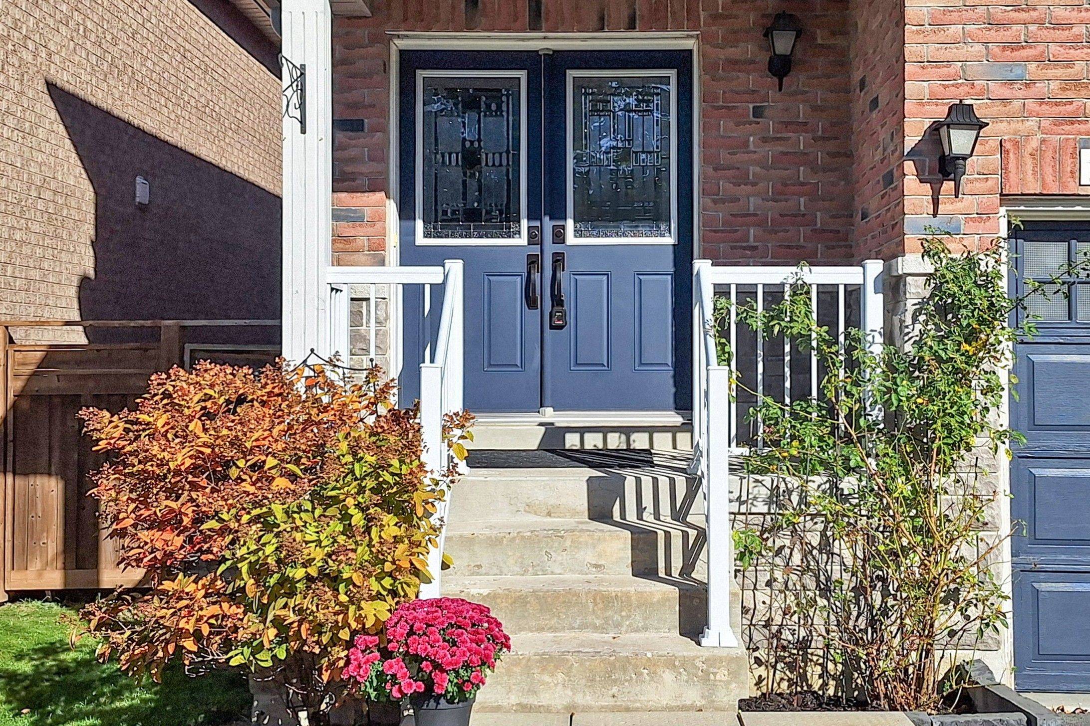 Aurora, ON L4G 0C2,93 Barr CRES