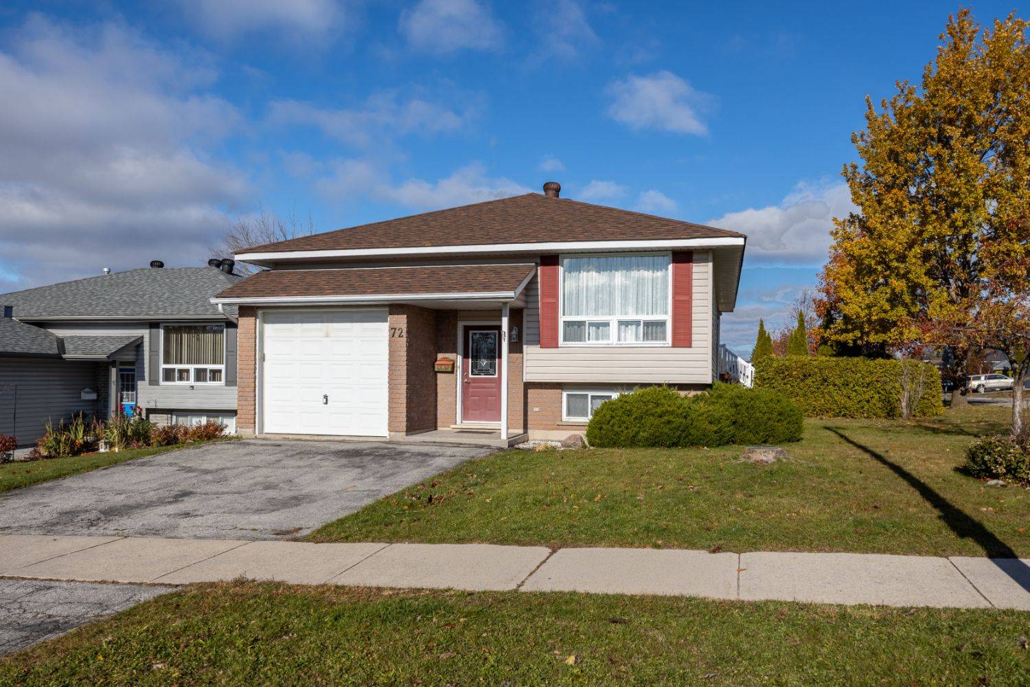 Orillia, ON L3V 8B1,72 Calverley ST