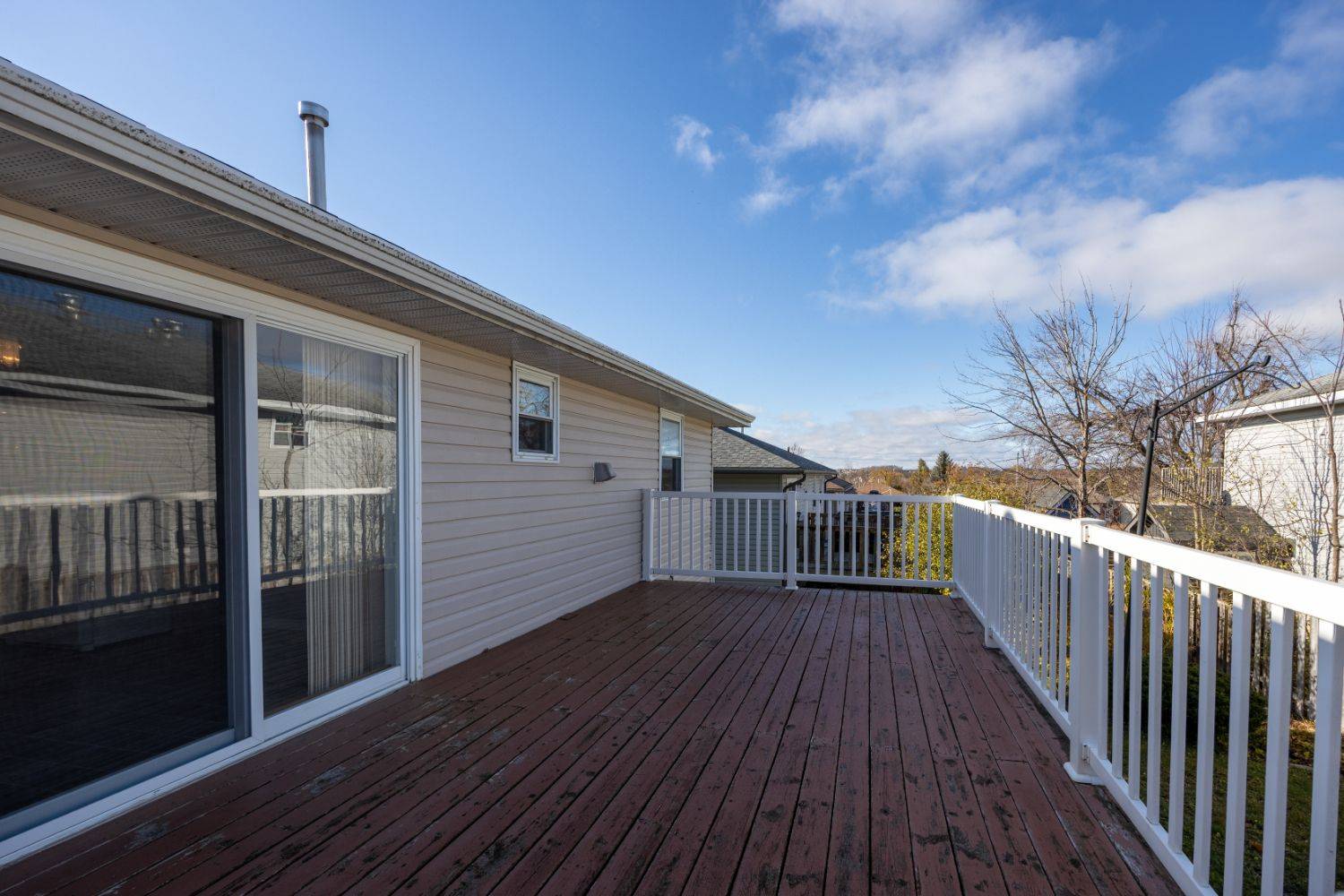 Orillia, ON L3V 8B1,72 Calverley ST