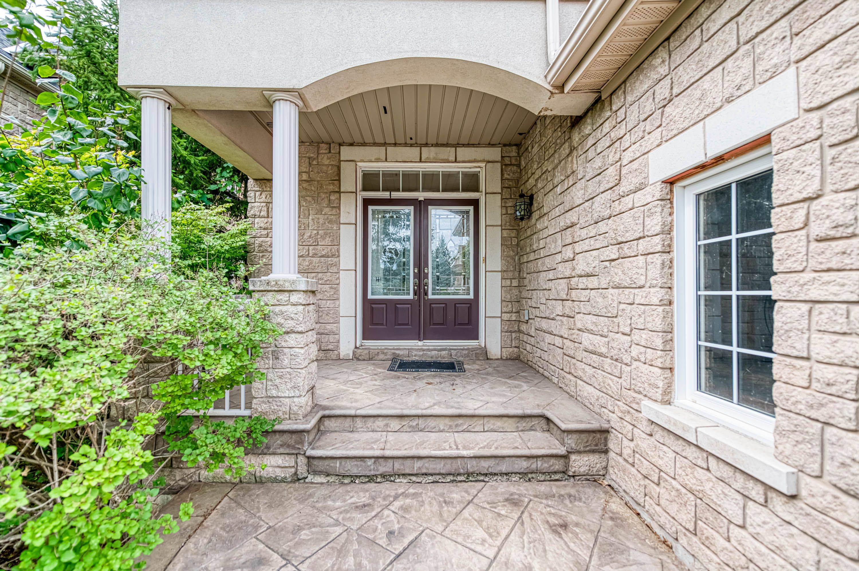 Oakville, ON L6H 7M5,2422 Hertfordshire WAY