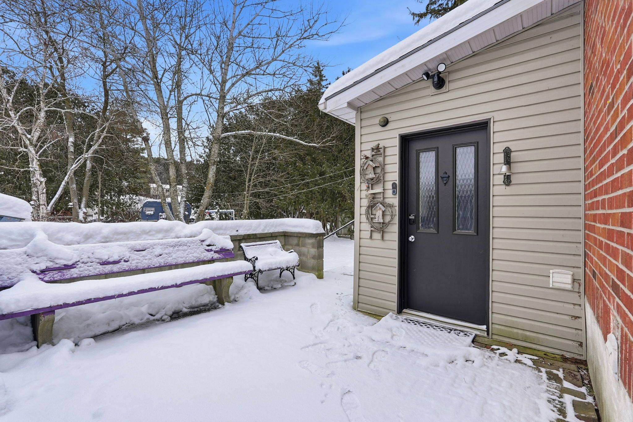 Hanover, ON N4N 2K3,883 7th AVE