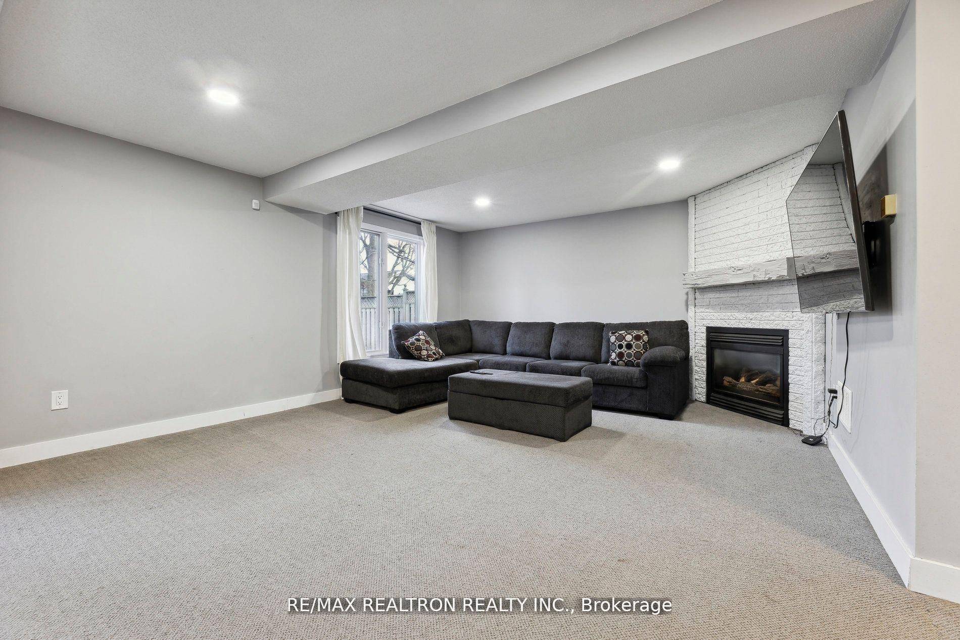 Clarington, ON L1E 2Y6,56 Kintyre ST